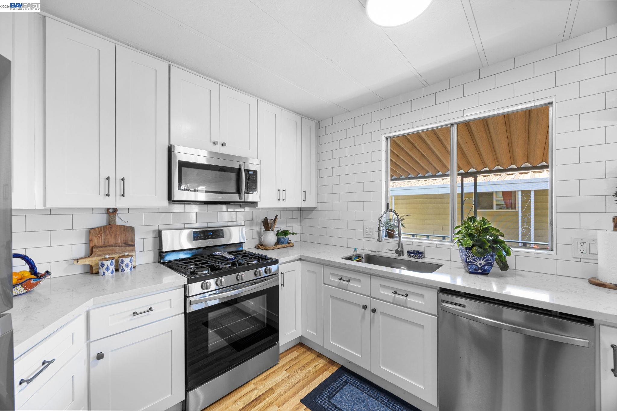 Detail Gallery Image 11 of 36 For 29315 Harpoon Way, Hayward,  CA 94544 - 2 Beds | 2 Baths