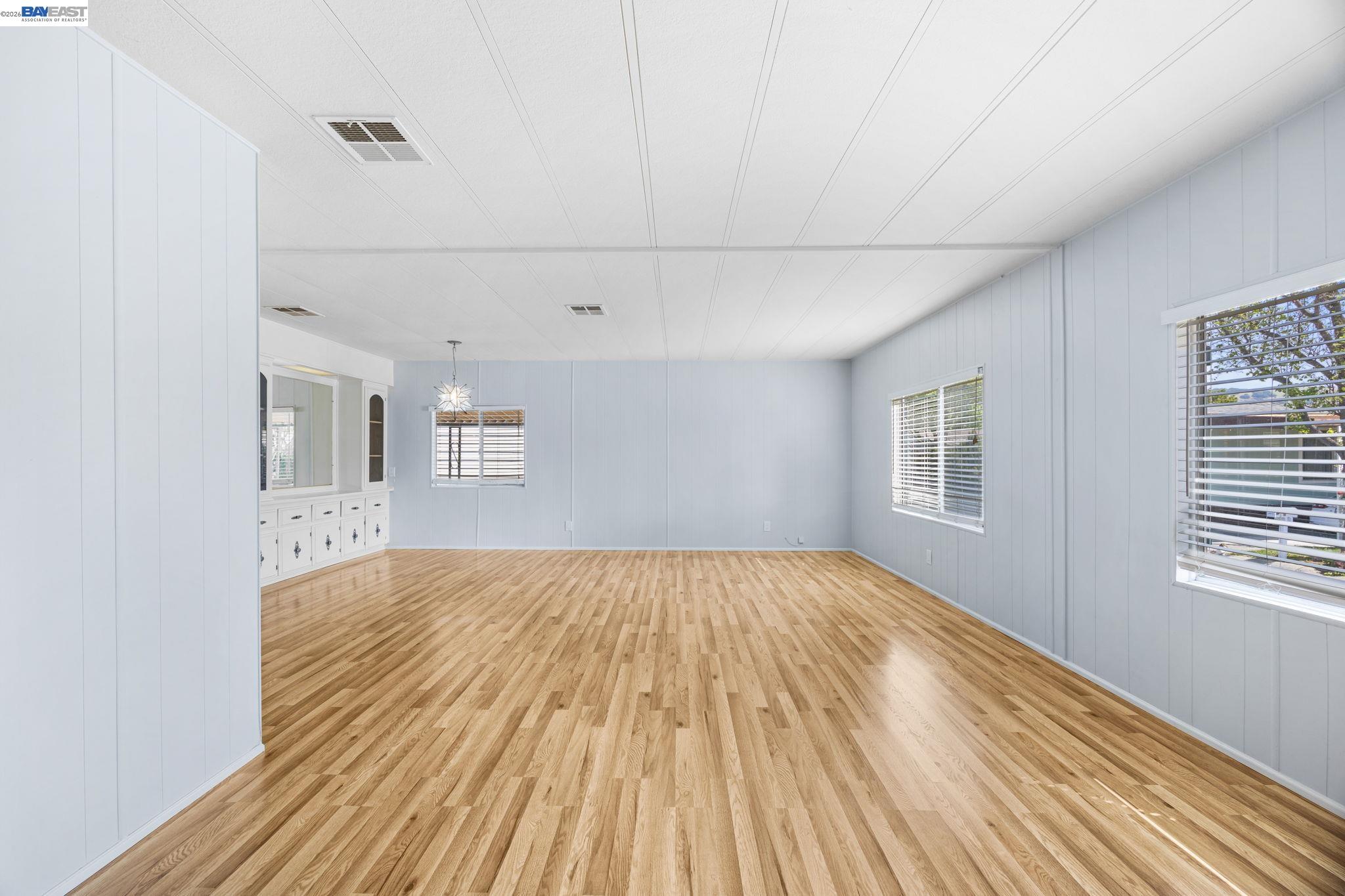 Detail Gallery Image 6 of 36 For 29315 Harpoon Way, Hayward,  CA 94544 - 2 Beds | 2 Baths