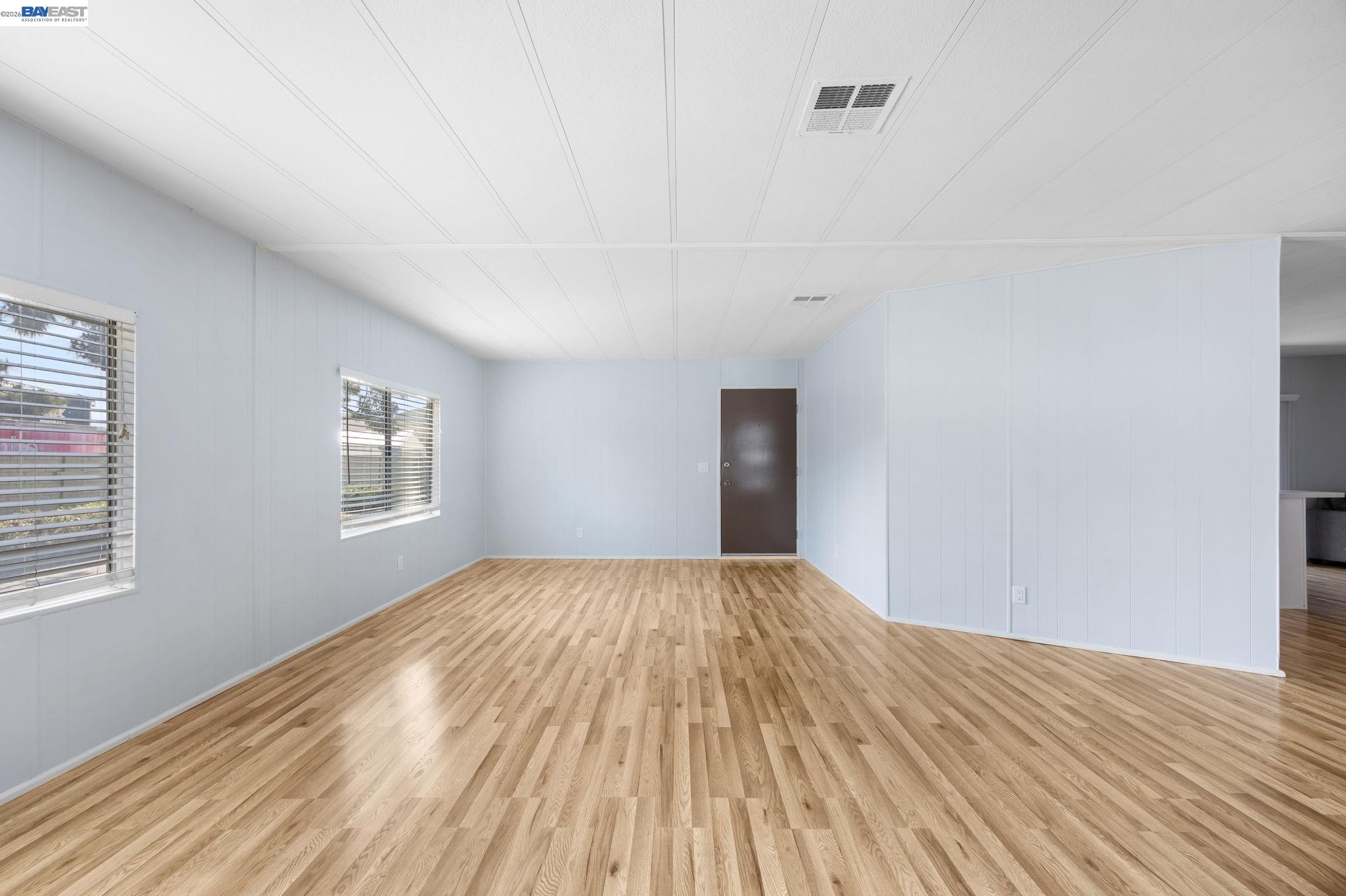 Detail Gallery Image 8 of 36 For 29315 Harpoon Way, Hayward,  CA 94544 - 2 Beds | 2 Baths