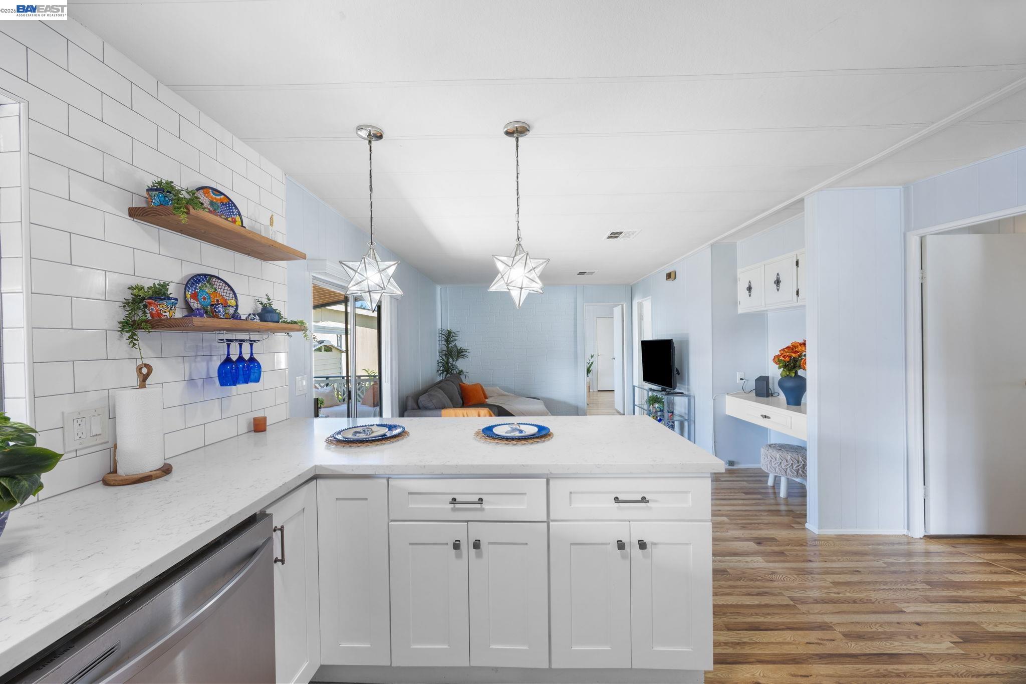 Detail Gallery Image 10 of 36 For 29315 Harpoon Way, Hayward,  CA 94544 - 2 Beds | 2 Baths