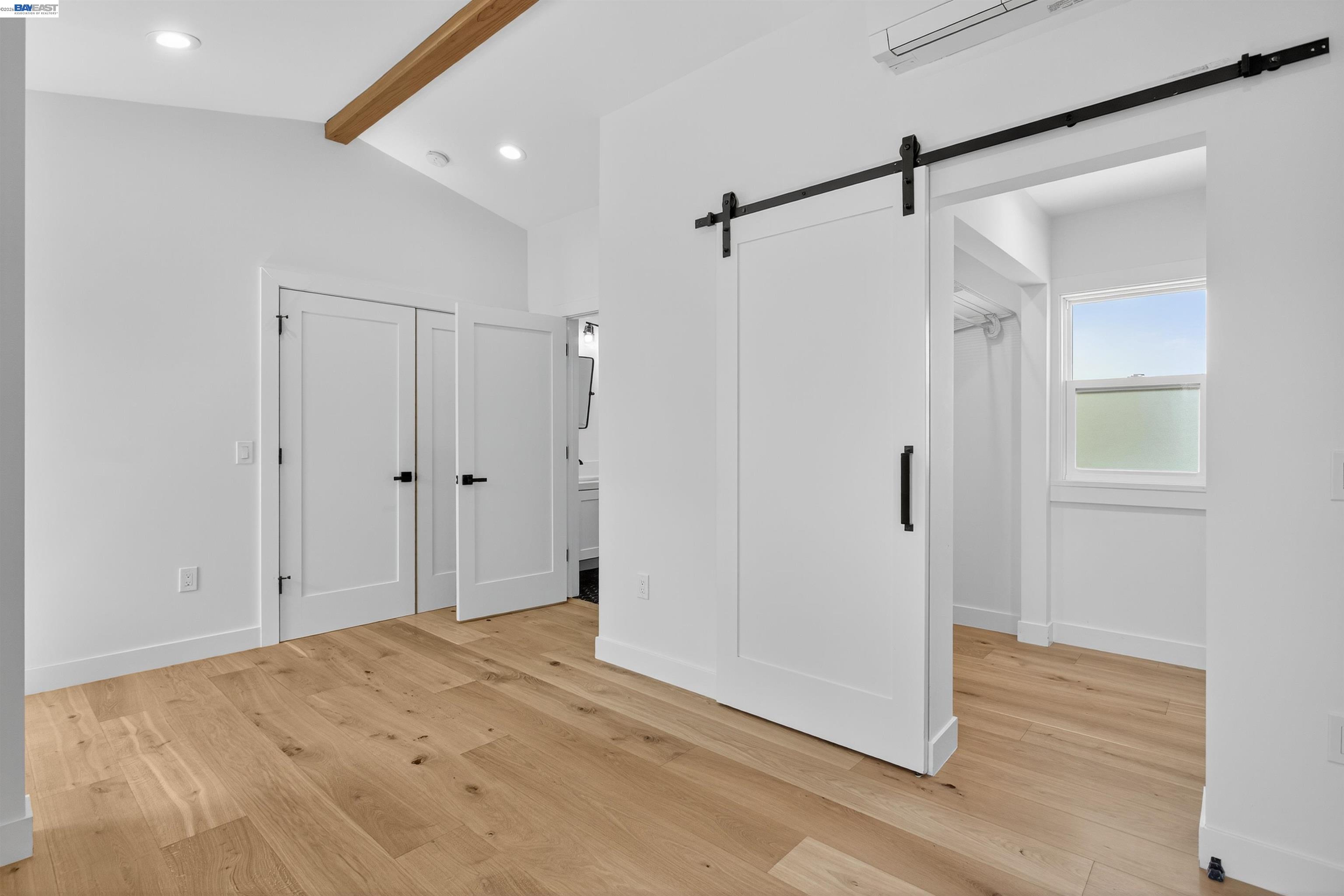 Detail Gallery Image 21 of 60 For 914 61st Street, Oakland,  CA 94608-1327 - 6 Beds | 4/1 Baths