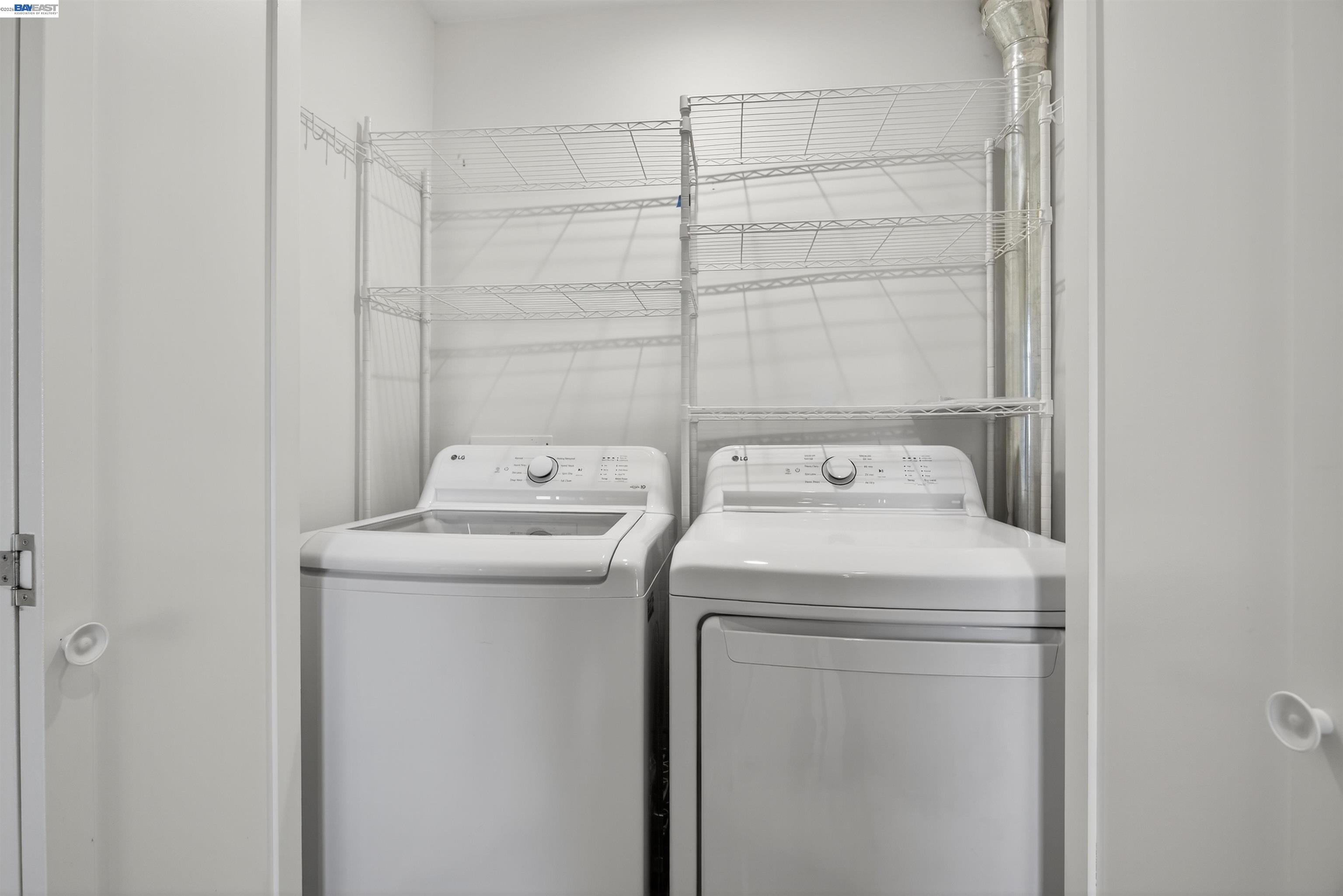 Detail Gallery Image 25 of 60 For 914 61st Street, Oakland,  CA 94608-1327 - 6 Beds | 4/1 Baths