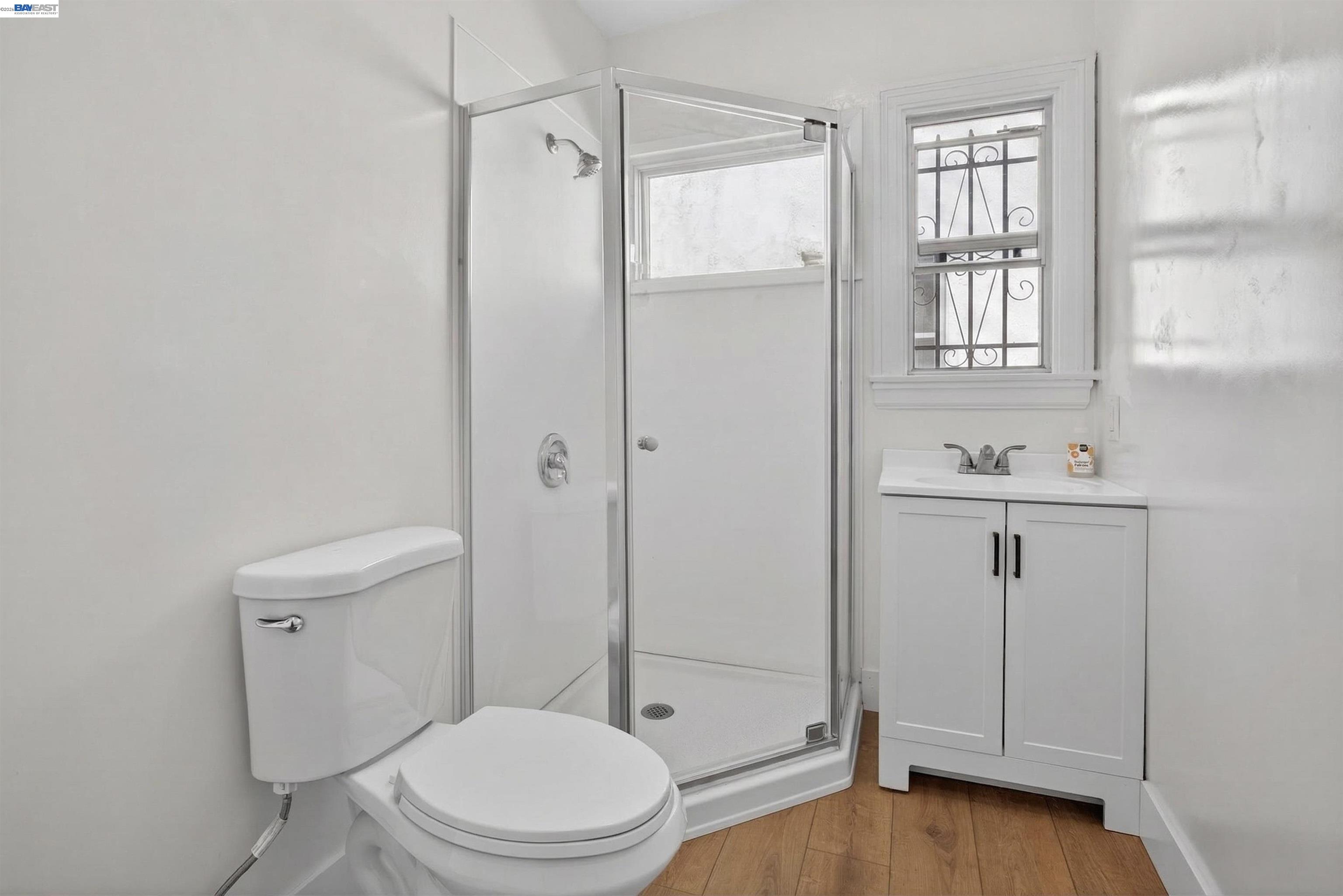 Detail Gallery Image 51 of 60 For 914 61st Street, Oakland,  CA 94608-1327 - 6 Beds | 4/1 Baths