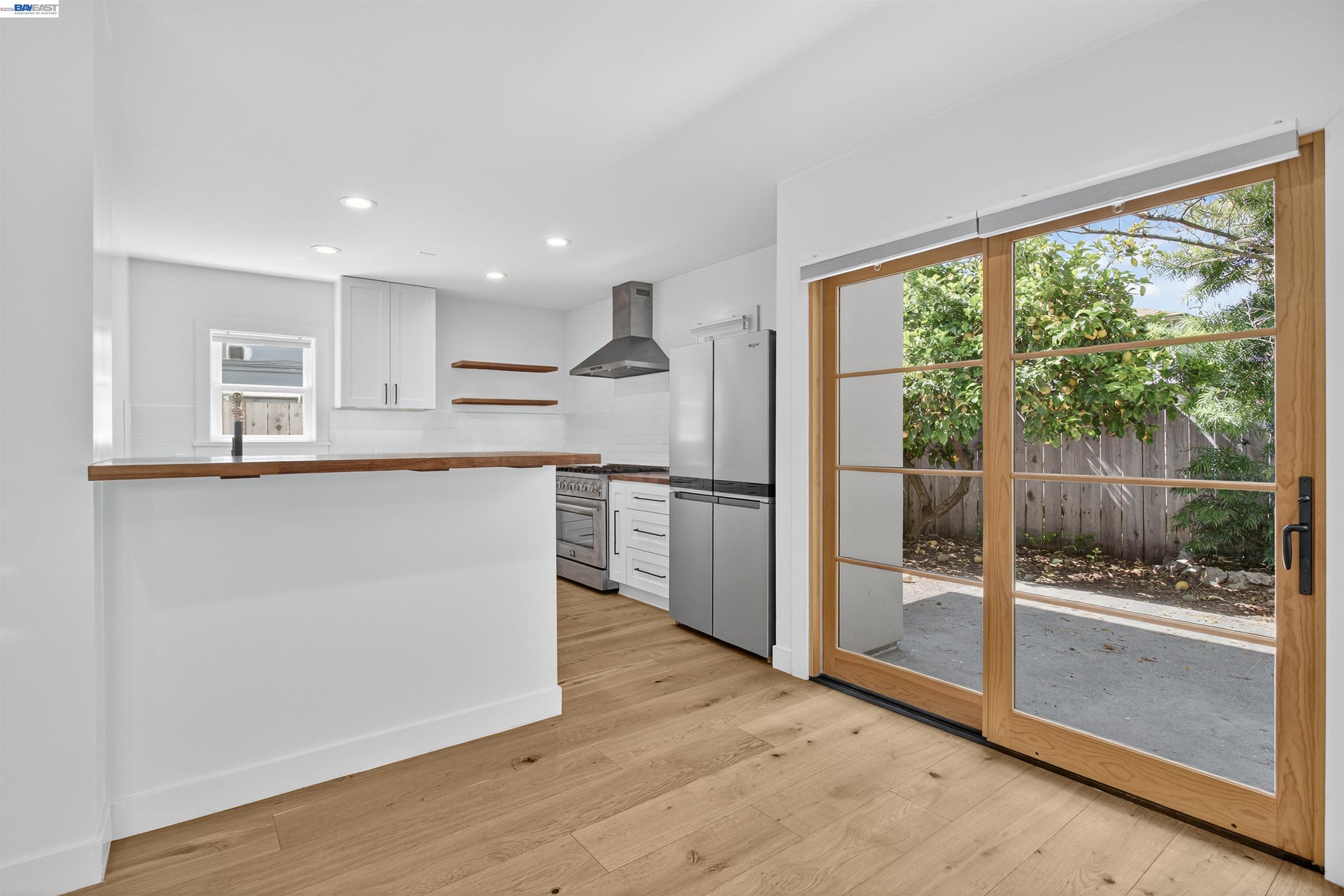 Detail Gallery Image 11 of 60 For 912-914 61st Street, Oakland,  CA 94608-1327 - – Beds | – Baths