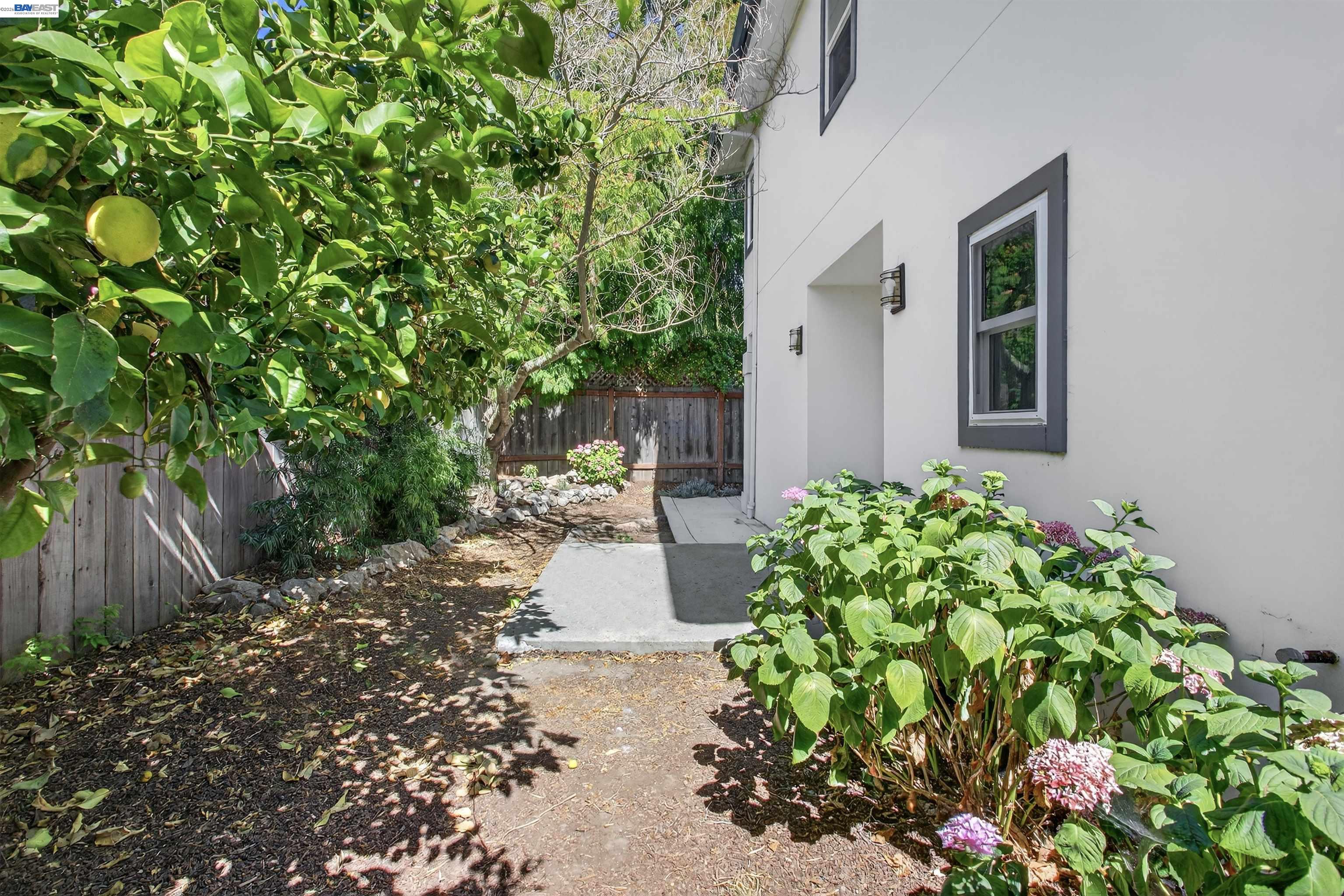 Detail Gallery Image 31 of 60 For 912-914 61st Street, Oakland,  CA 94608-1327 - – Beds | – Baths