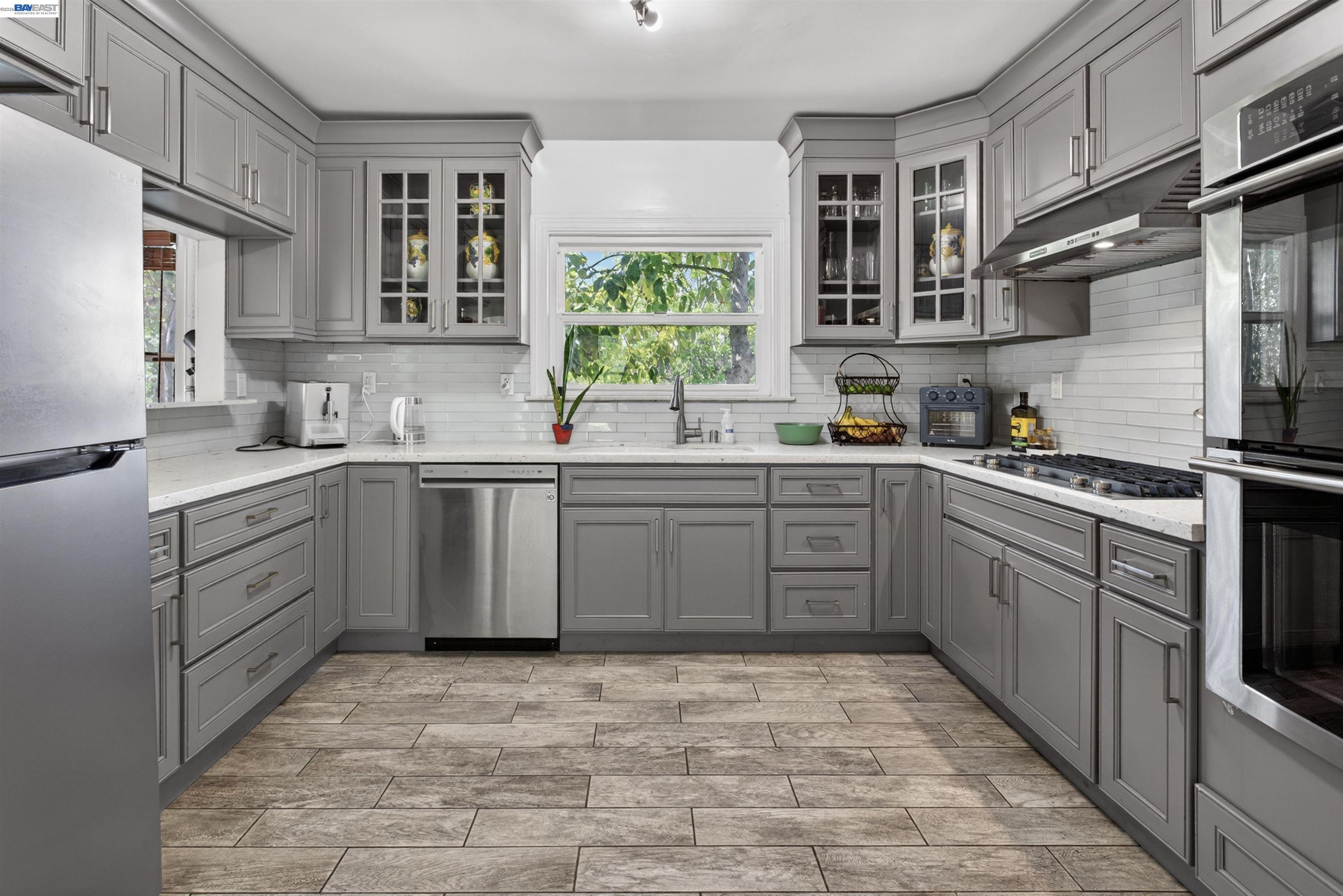 Detail Gallery Image 46 of 60 For 912-914 61st Street, Oakland,  CA 94608-1327 - – Beds | – Baths