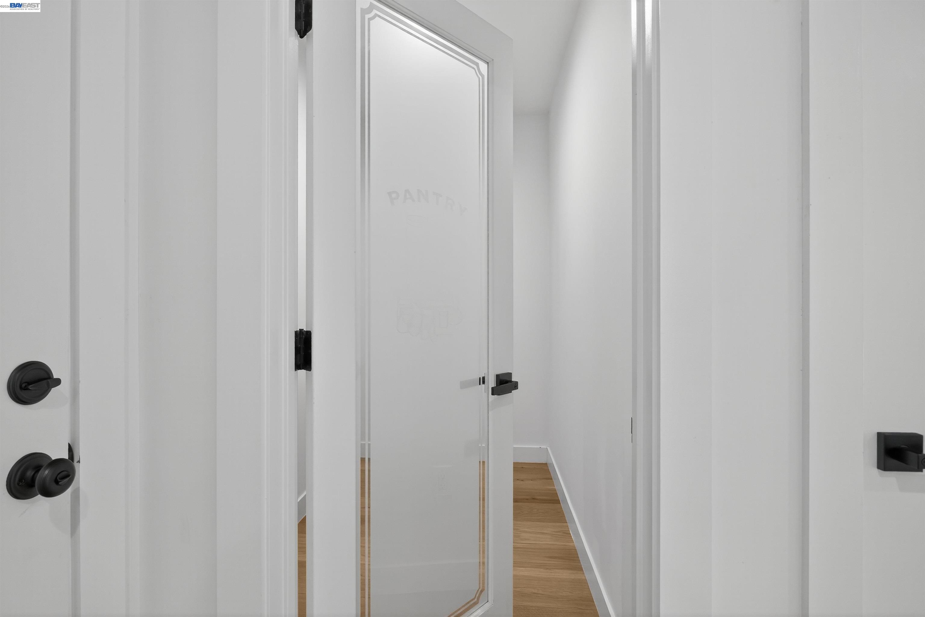 Detail Gallery Image 6 of 60 For 912-914 61st Street, Oakland,  CA 94608-1327 - – Beds | – Baths