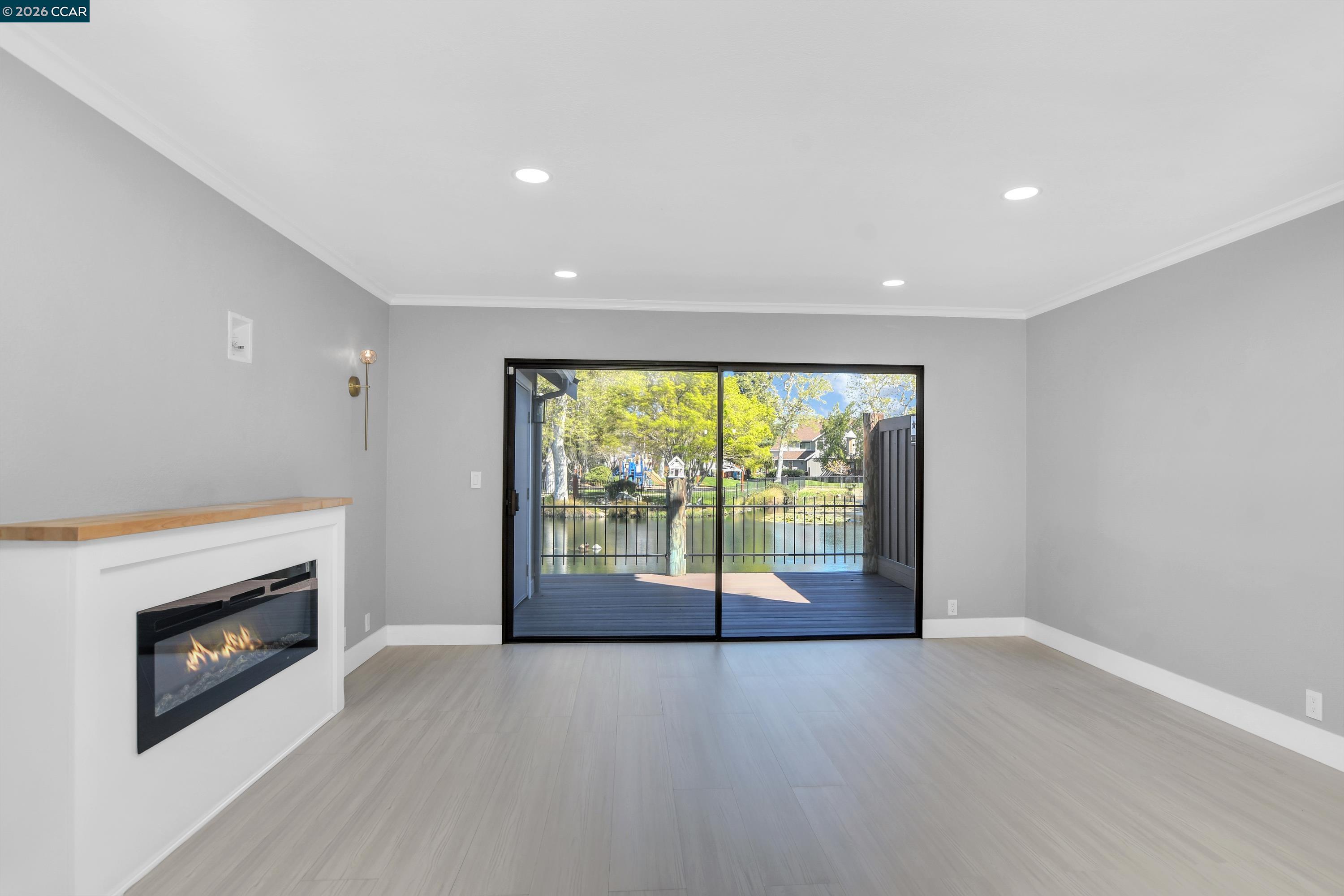 Detail Gallery Image 5 of 35 For 17106 Creekside Cir, Morgan Hill,  CA 95037 - 2 Beds | 1/1 Baths