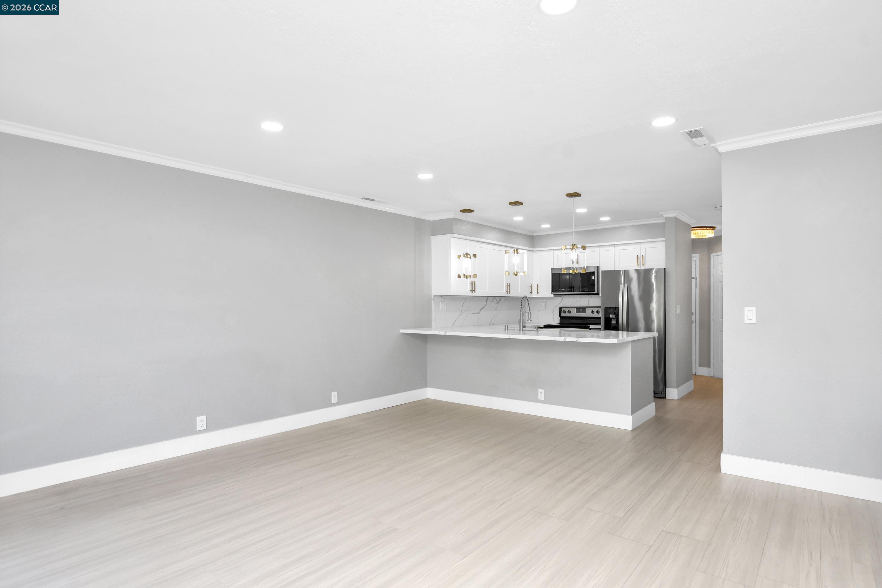 Detail Gallery Image 7 of 35 For 17106 Creekside Cir, Morgan Hill,  CA 95037 - 2 Beds | 1/1 Baths