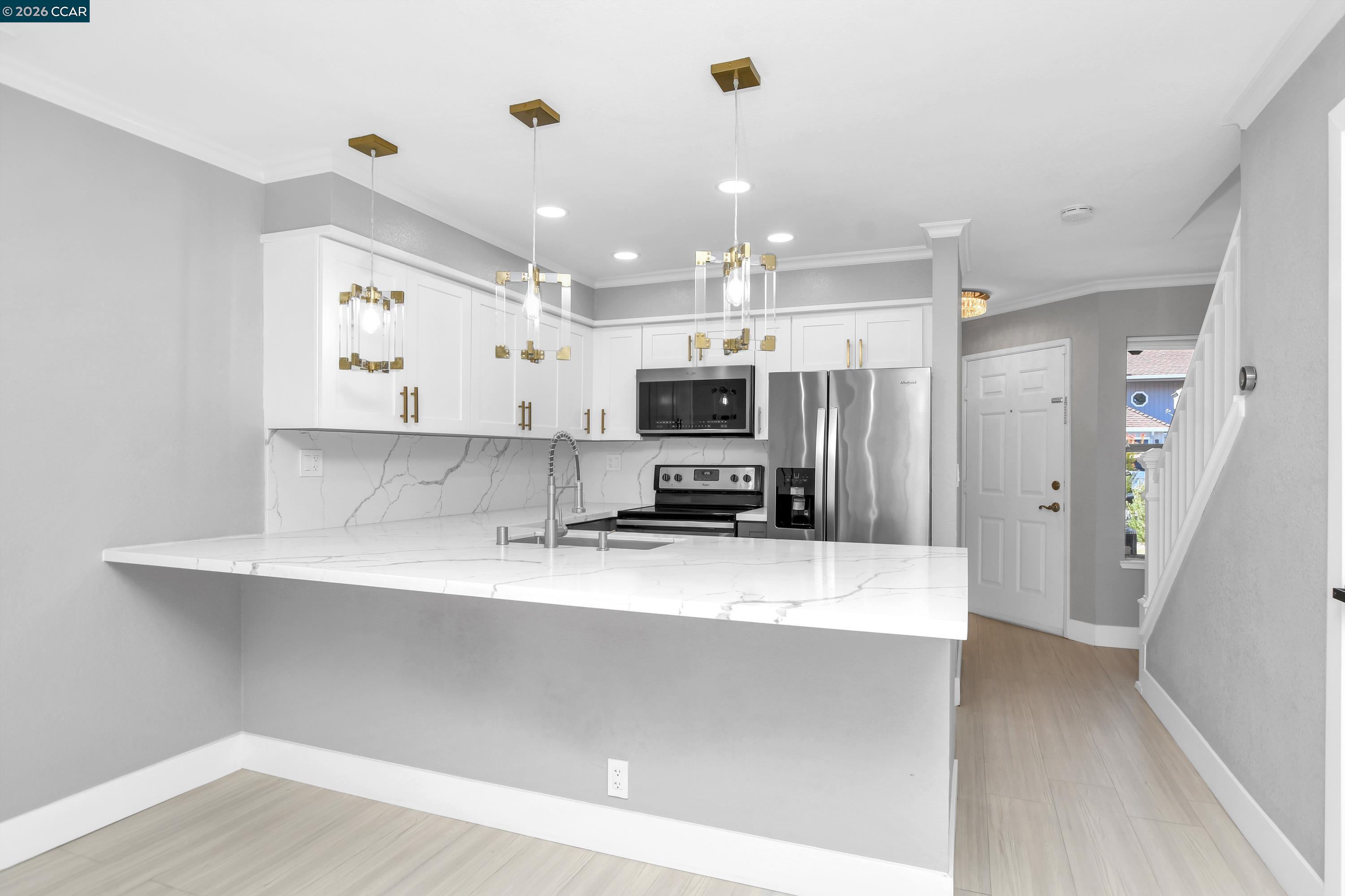 Detail Gallery Image 8 of 35 For 17106 Creekside Cir, Morgan Hill,  CA 95037 - 2 Beds | 1/1 Baths