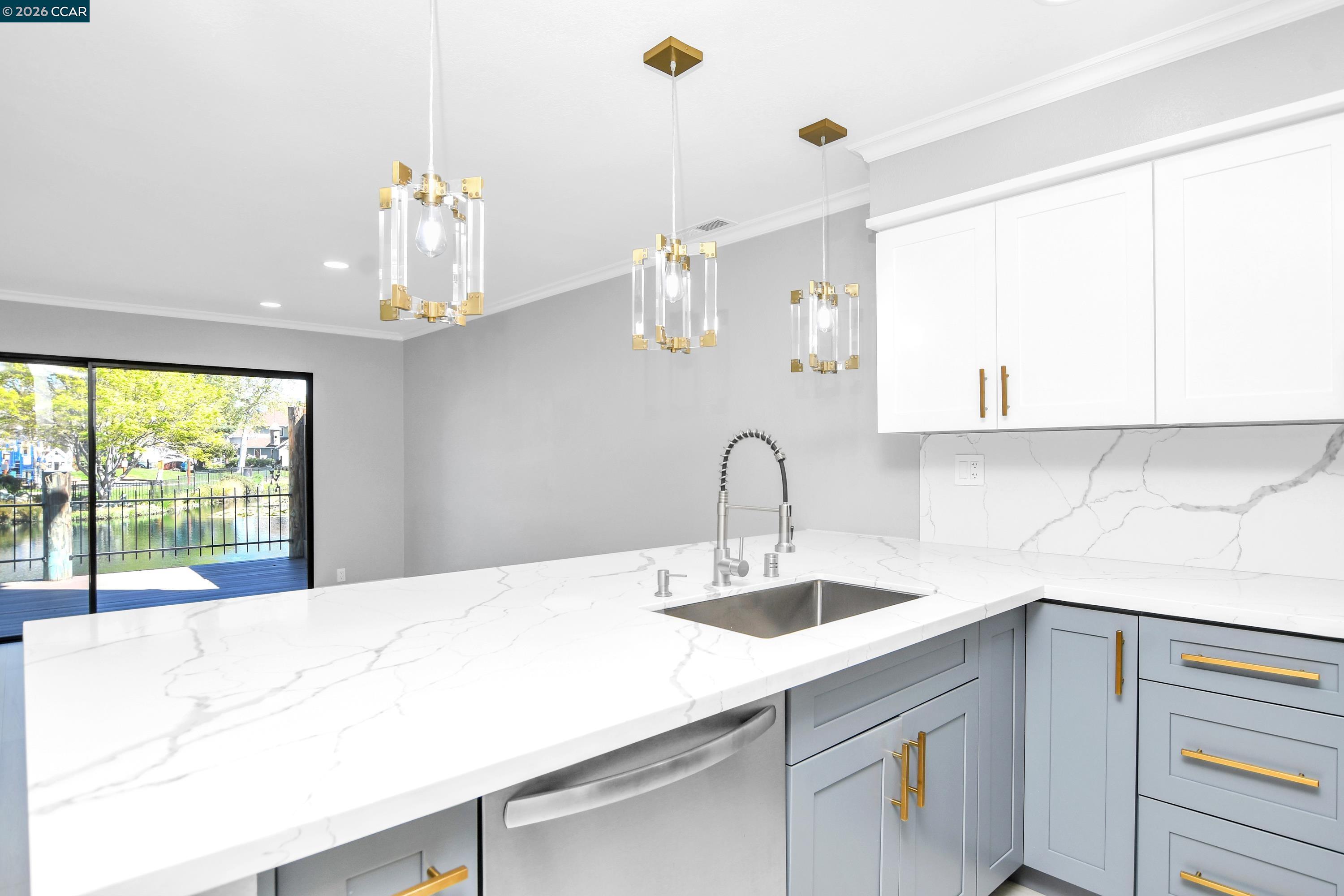 Detail Gallery Image 10 of 35 For 17106 Creekside Cir, Morgan Hill,  CA 95037 - 2 Beds | 1/1 Baths