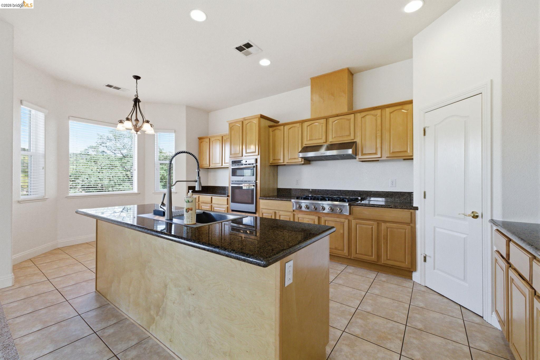 Detail Gallery Image 15 of 58 For 32 Apollo Ln, Copperopolis,  CA 95228 - 4 Beds | 2/1 Baths