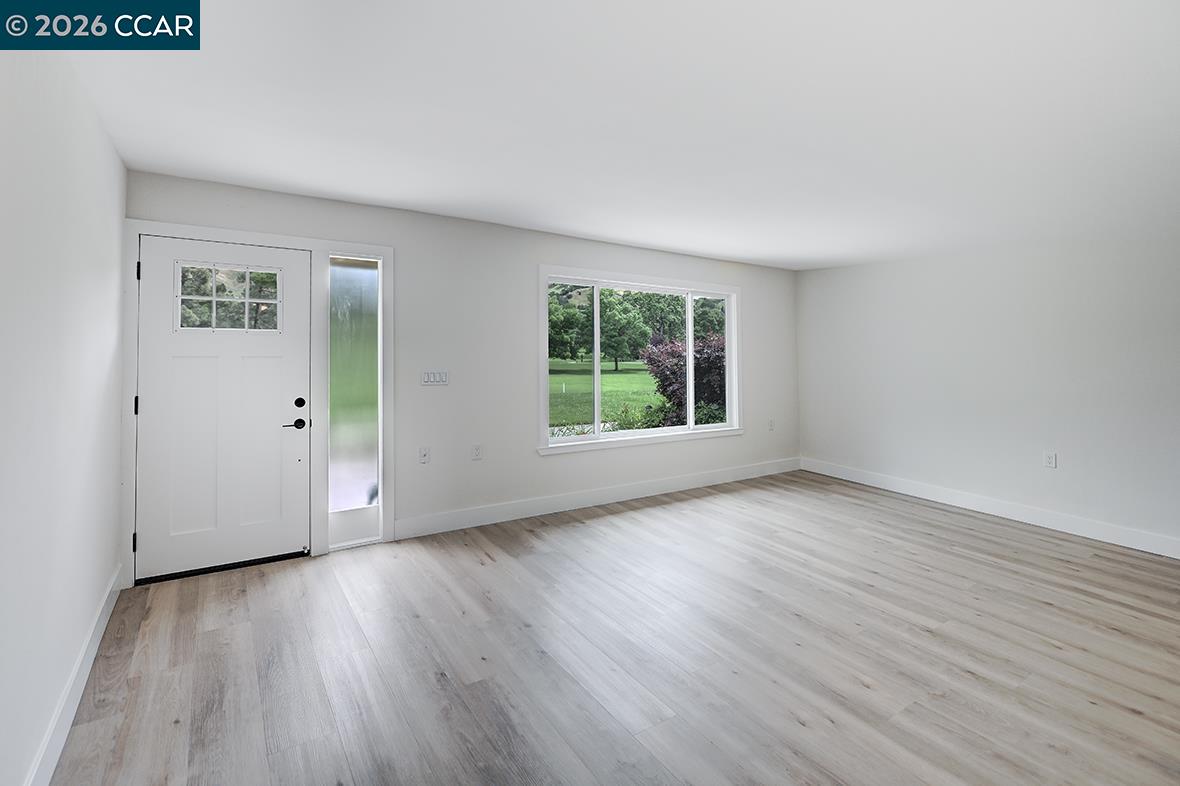 Photo #2: 41130842 Listing: Photo #2