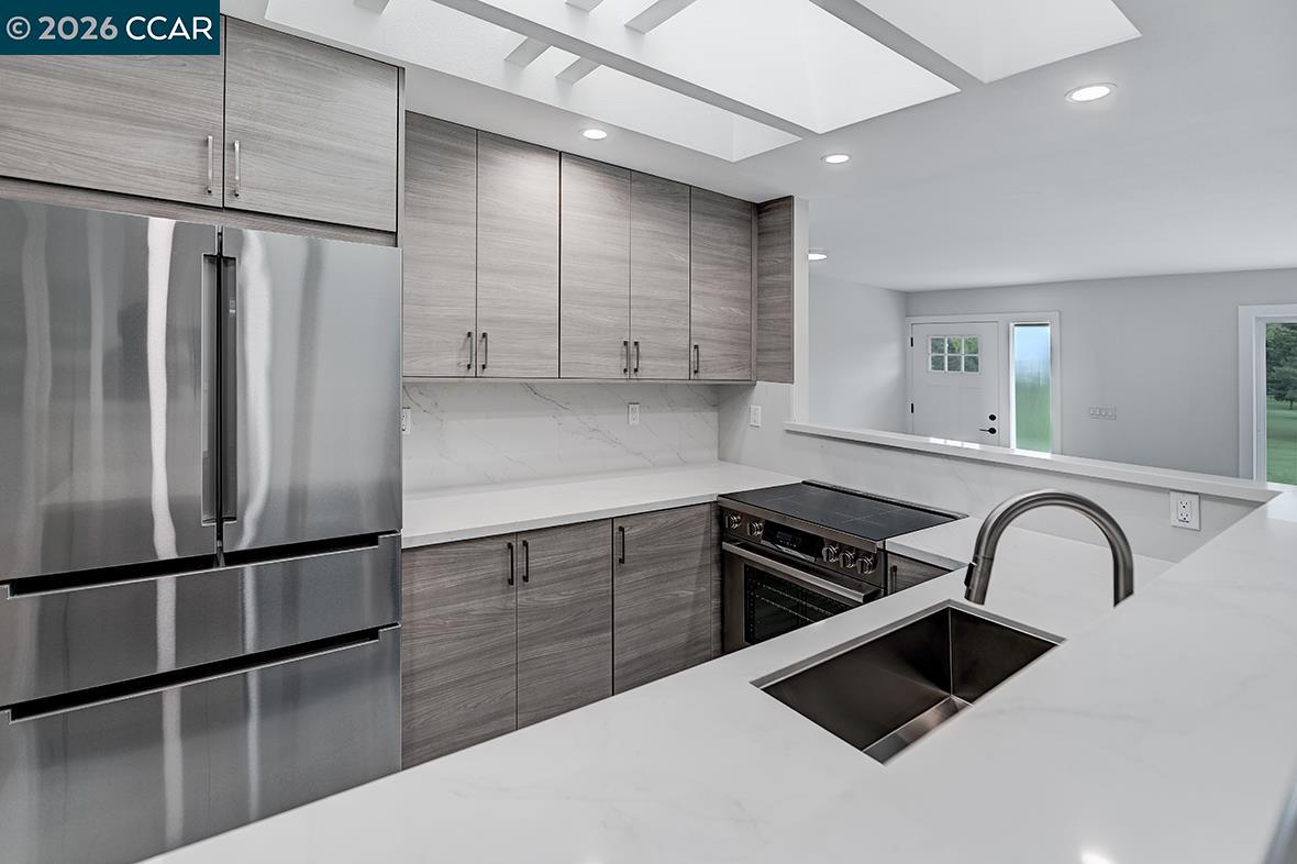 Photo #4: 41130842 Listing: Photo #4