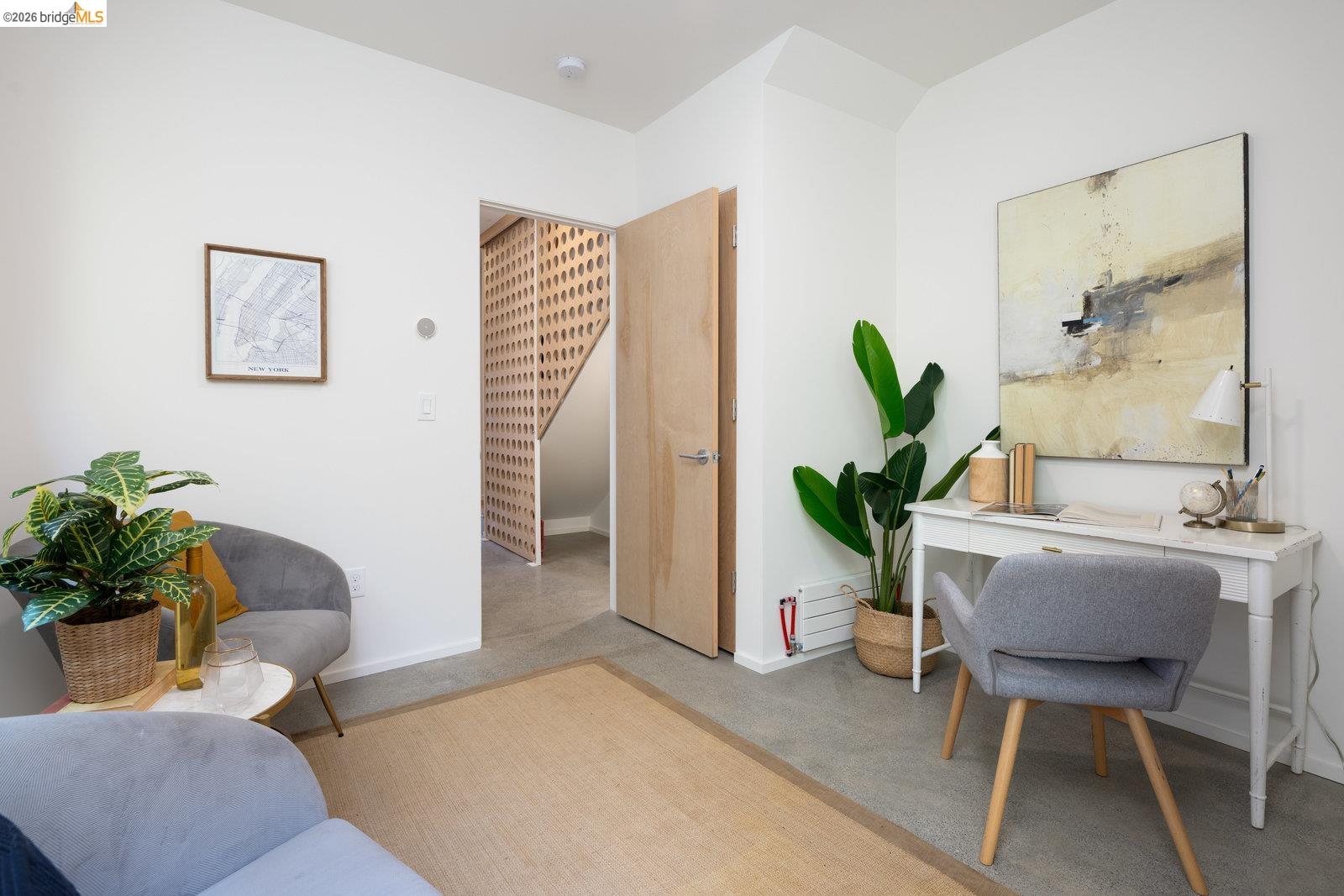 Detail Gallery Image 5 of 33 For 809 Jones St., Berkeley,  CA 94710 - 2 Beds | 1/1 Baths