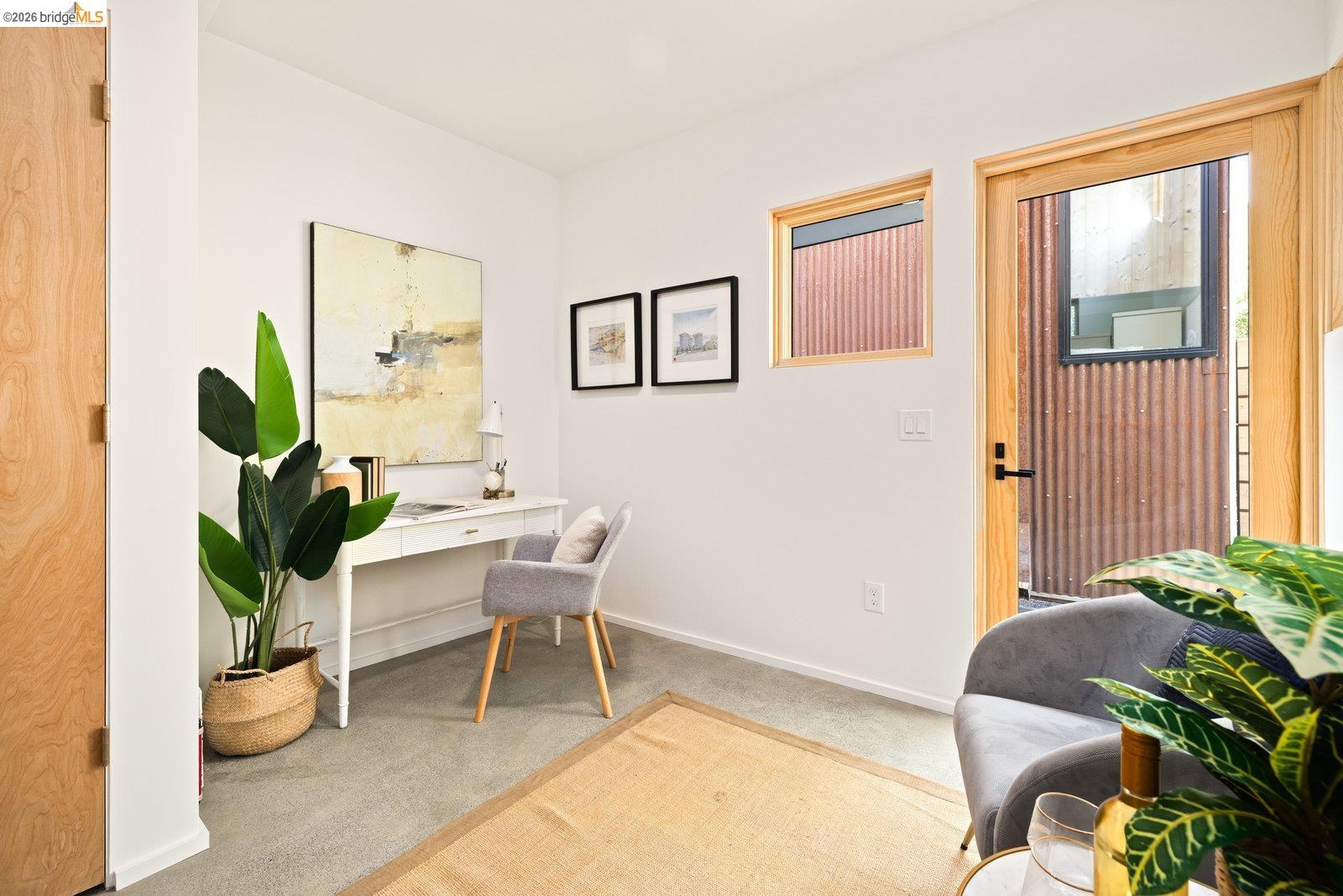 Detail Gallery Image 7 of 33 For 809 Jones St., Berkeley,  CA 94710 - 2 Beds | 1/1 Baths