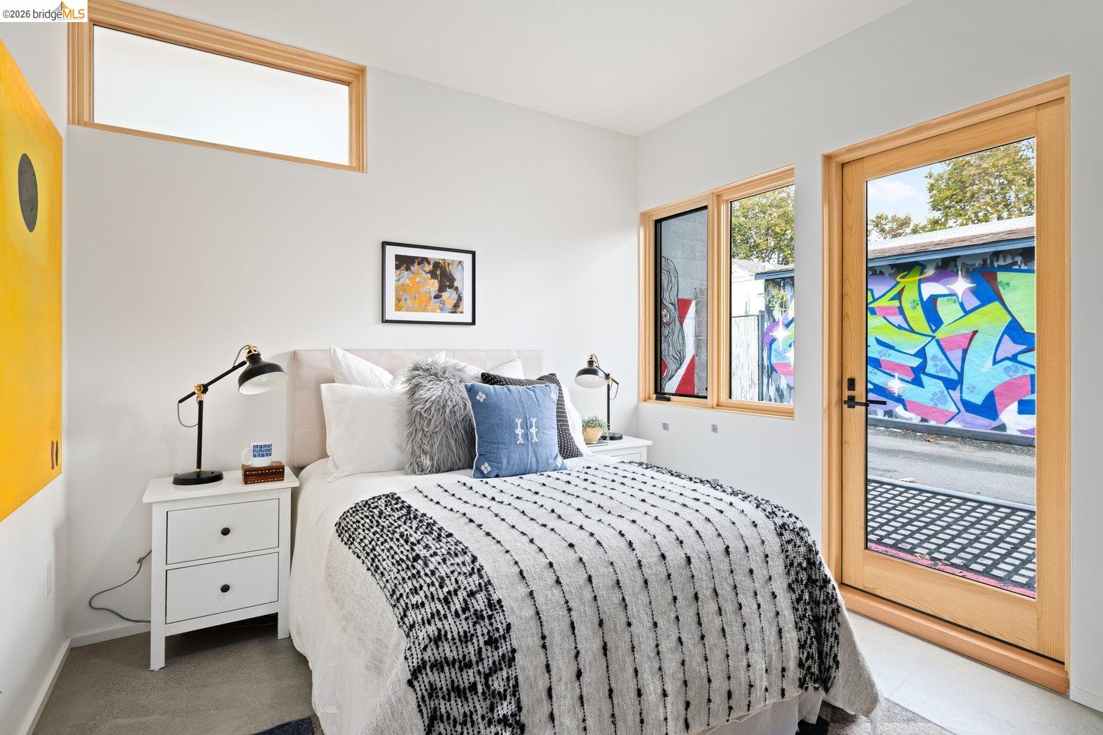 Detail Gallery Image 12 of 33 For 809 Jones St., Berkeley,  CA 94710 - 2 Beds | 1/1 Baths