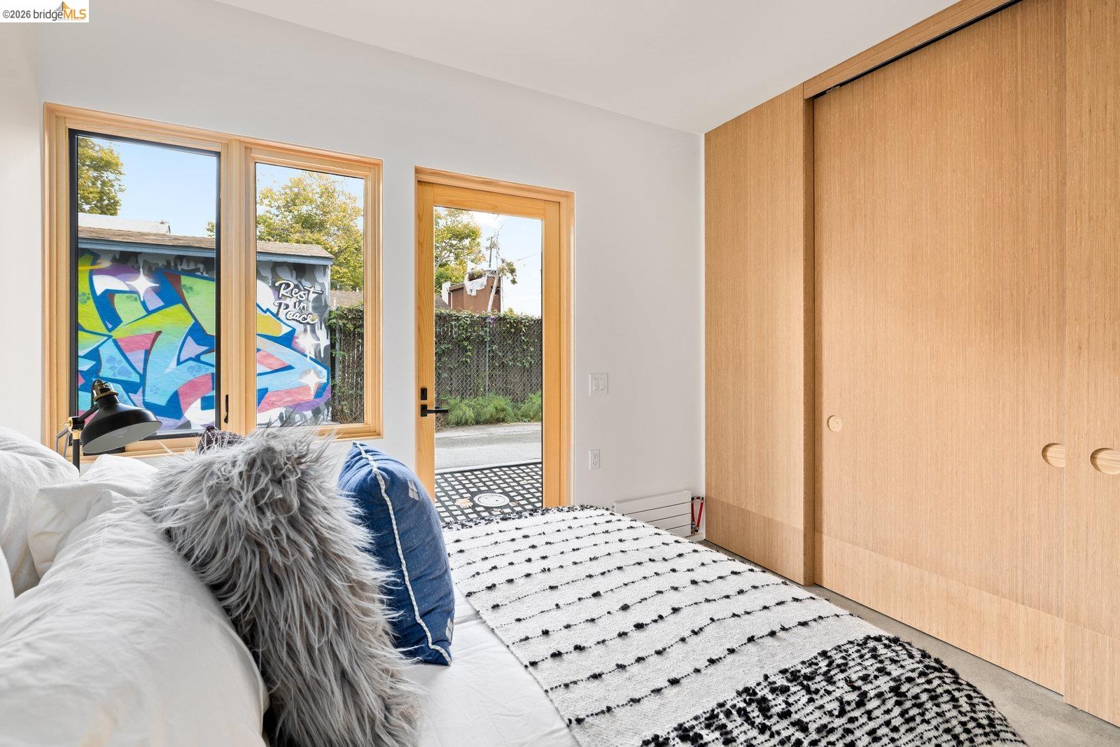 Detail Gallery Image 14 of 33 For 809 Jones St., Berkeley,  CA 94710 - 2 Beds | 1/1 Baths