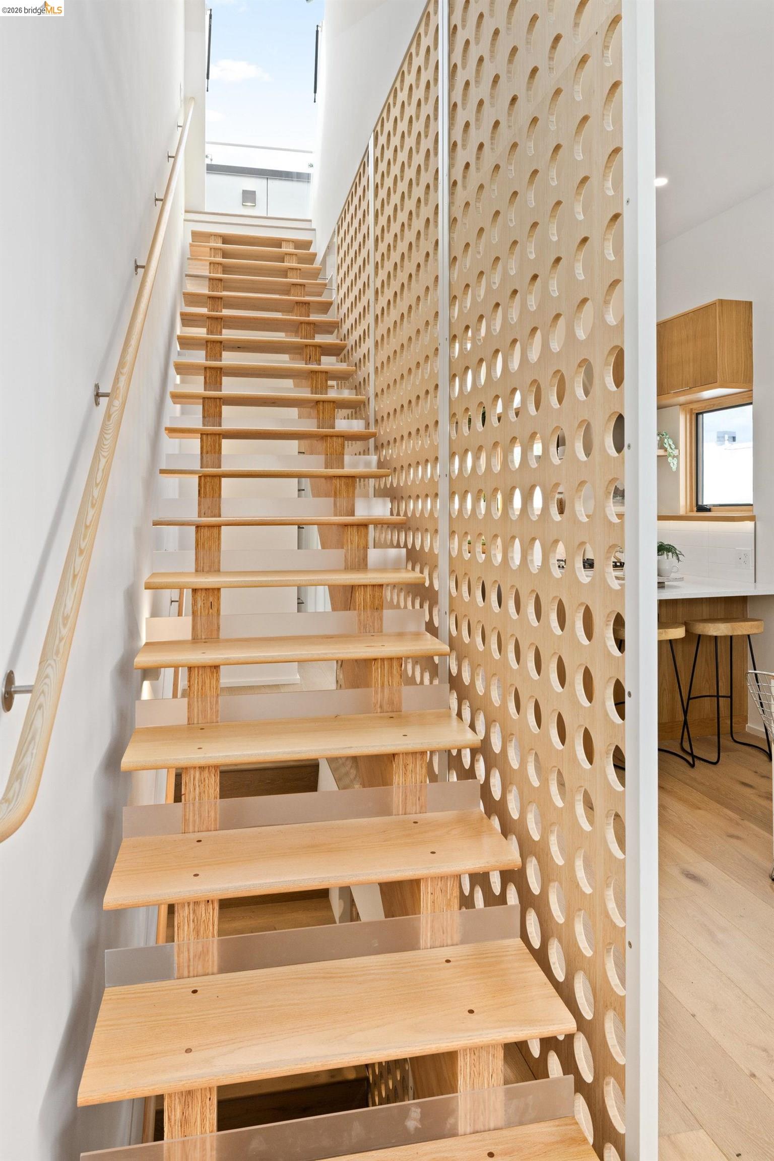 Detail Gallery Image 25 of 33 For 809 Jones St., Berkeley,  CA 94710 - 2 Beds | 1/1 Baths