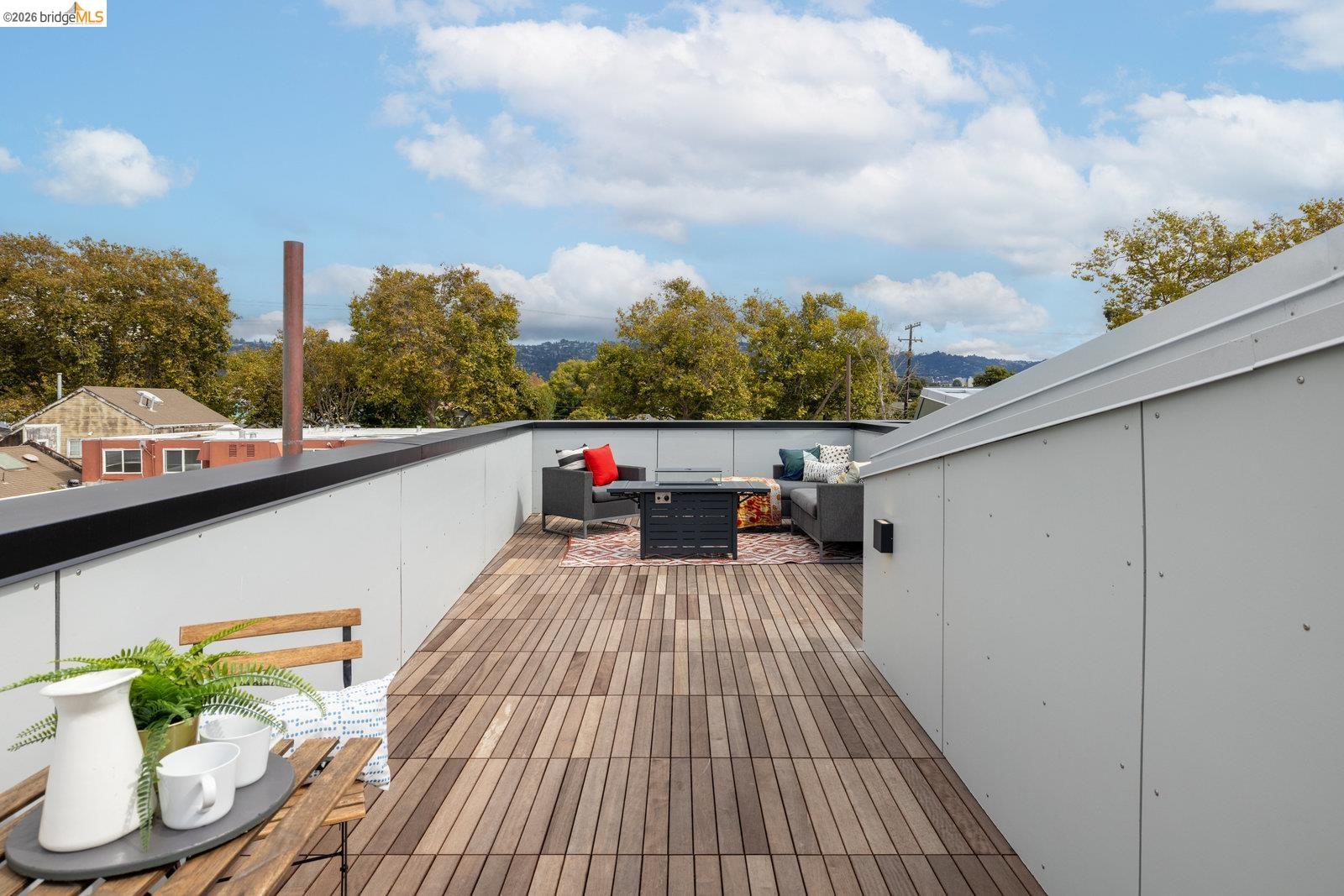 Detail Gallery Image 27 of 33 For 809 Jones St., Berkeley,  CA 94710 - 2 Beds | 1/1 Baths