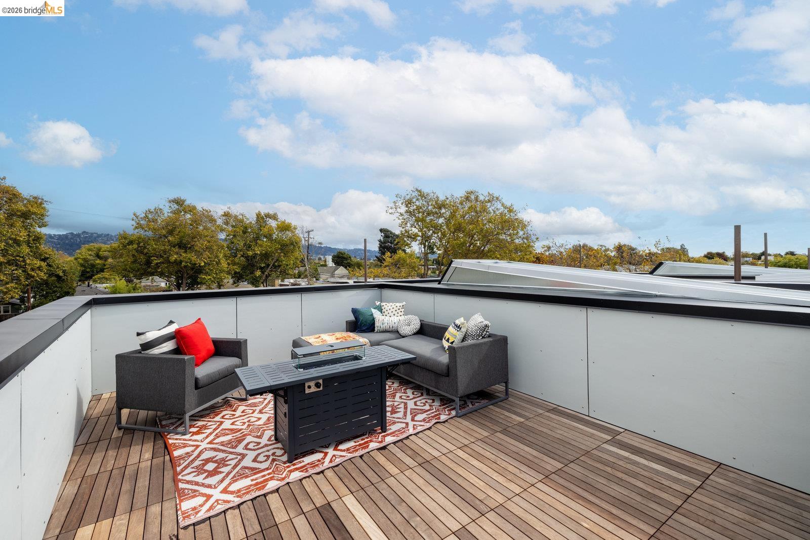 Detail Gallery Image 28 of 33 For 809 Jones St., Berkeley,  CA 94710 - 2 Beds | 1/1 Baths