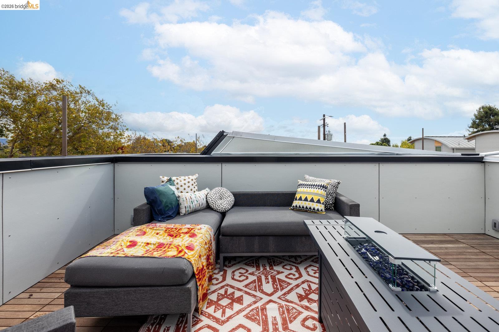 Detail Gallery Image 29 of 33 For 809 Jones St., Berkeley,  CA 94710 - 2 Beds | 1/1 Baths