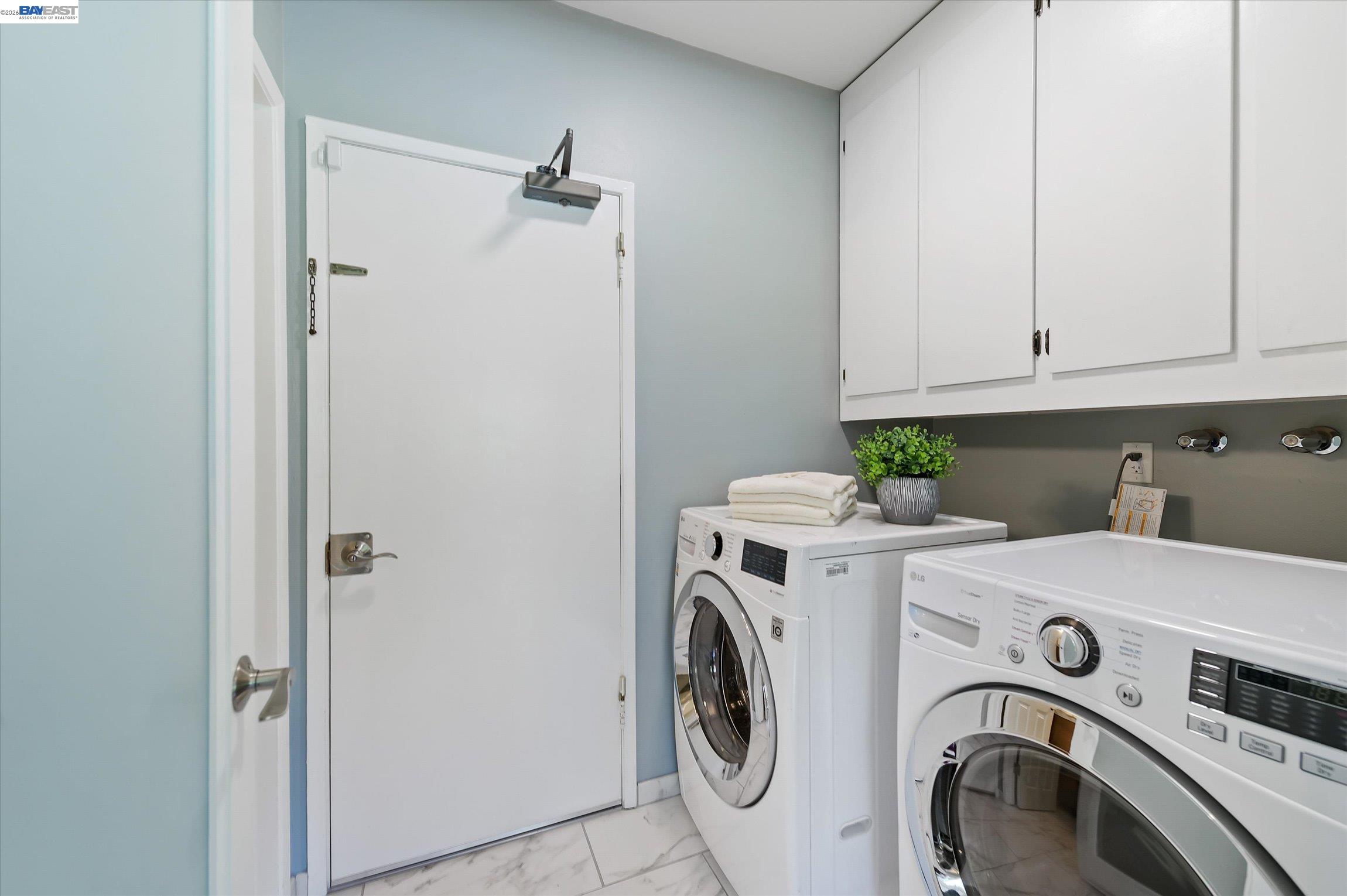 Detail Gallery Image 25 of 53 For 4767 Del Valle Pkwy, Pleasanton,  CA 94566 - 4 Beds | 2/1 Baths