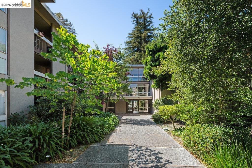 323 Monte Vista Ave UNIT 210, Oakland, CA, 94611
