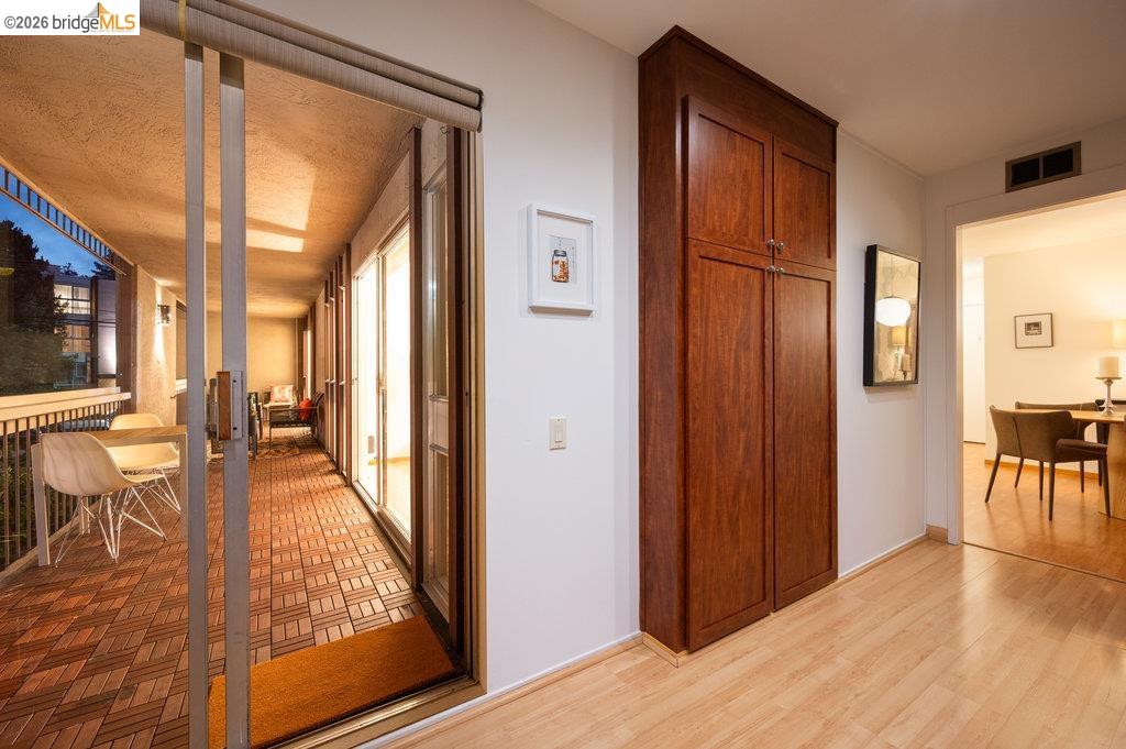 323 Monte Vista Ave UNIT 210, Oakland, CA, 94611