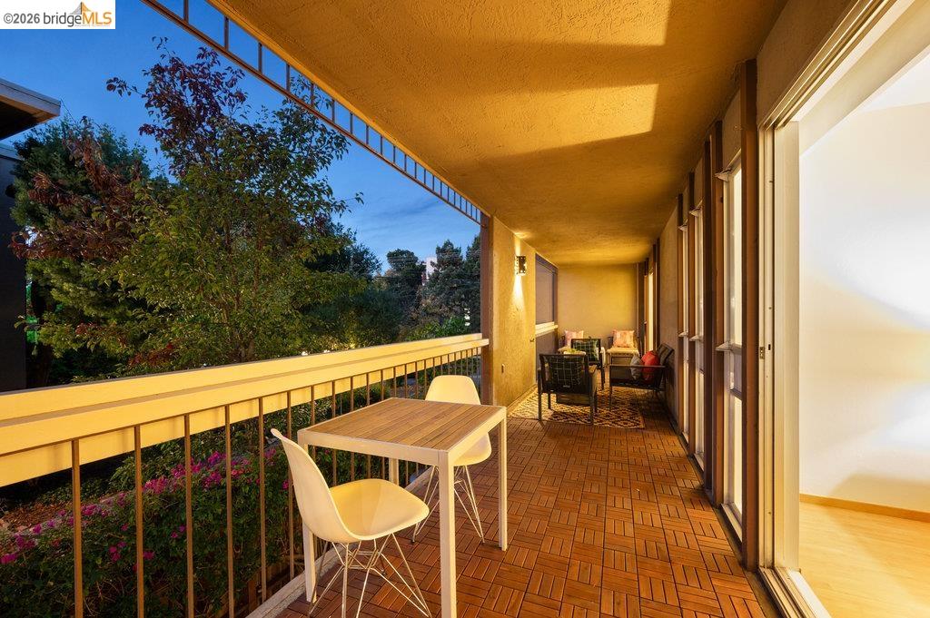 323 Monte Vista Ave UNIT 210, Oakland, CA, 94611