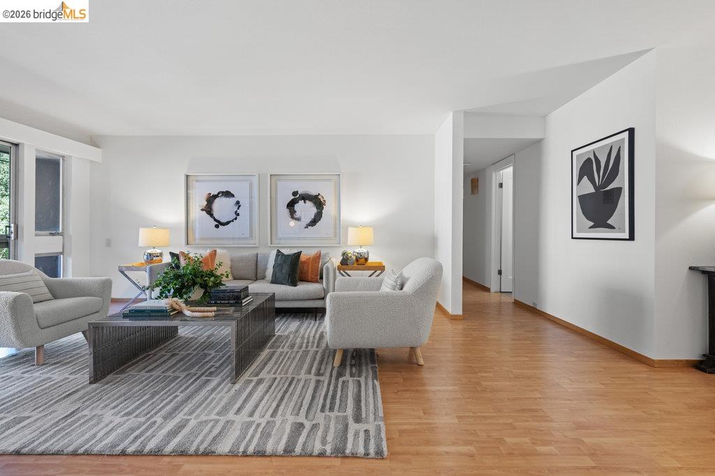 323 Monte Vista Ave UNIT 210, Oakland, CA, 94611