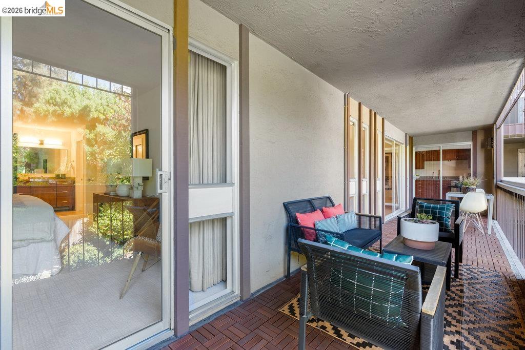 323 Monte Vista Ave UNIT 210, Oakland, CA, 94611