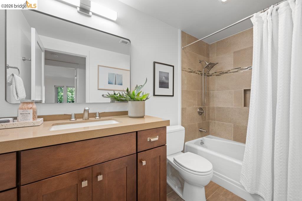 323 Monte Vista Ave UNIT 210, Oakland, CA, 94611