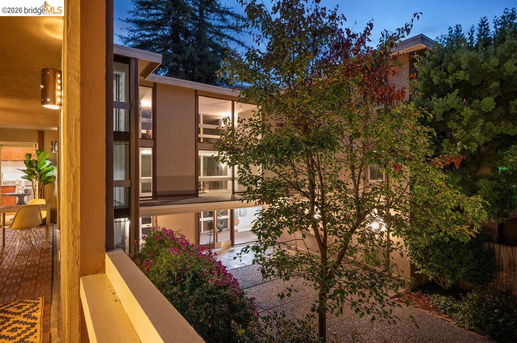 323 Monte Vista Ave UNIT 210, Oakland, CA, 94611