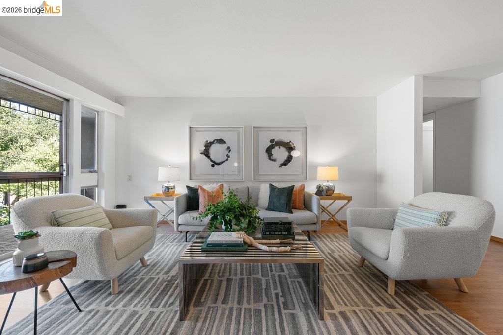 323 Monte Vista Ave UNIT 210, Oakland, CA, 94611