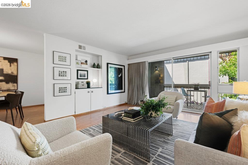 323 Monte Vista Ave UNIT 210, Oakland, CA, 94611