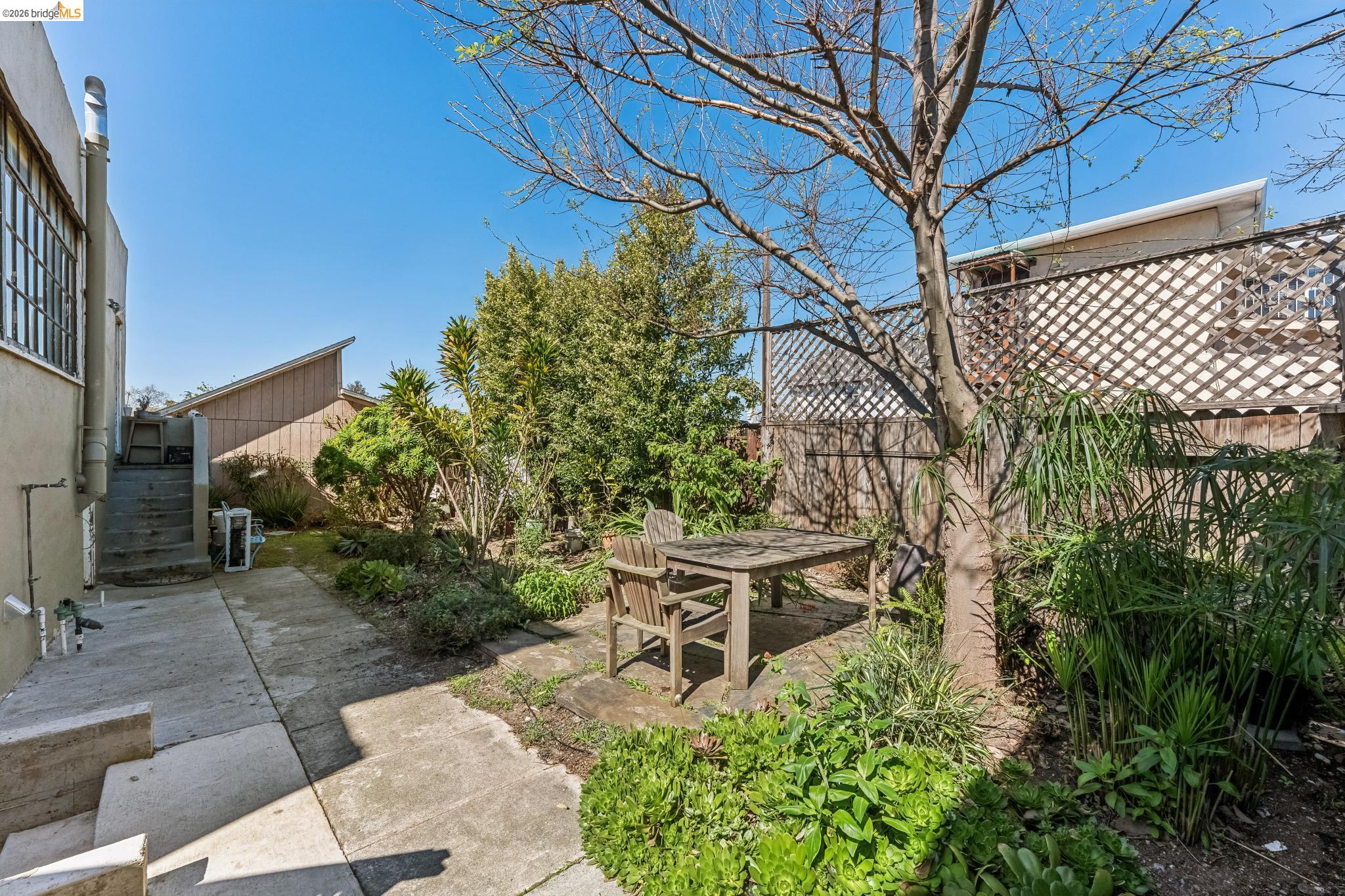 Detail Gallery Image 5 of 18 For 1374 E 32nd Street, Oakland,  CA 94602 - – Beds | – Baths