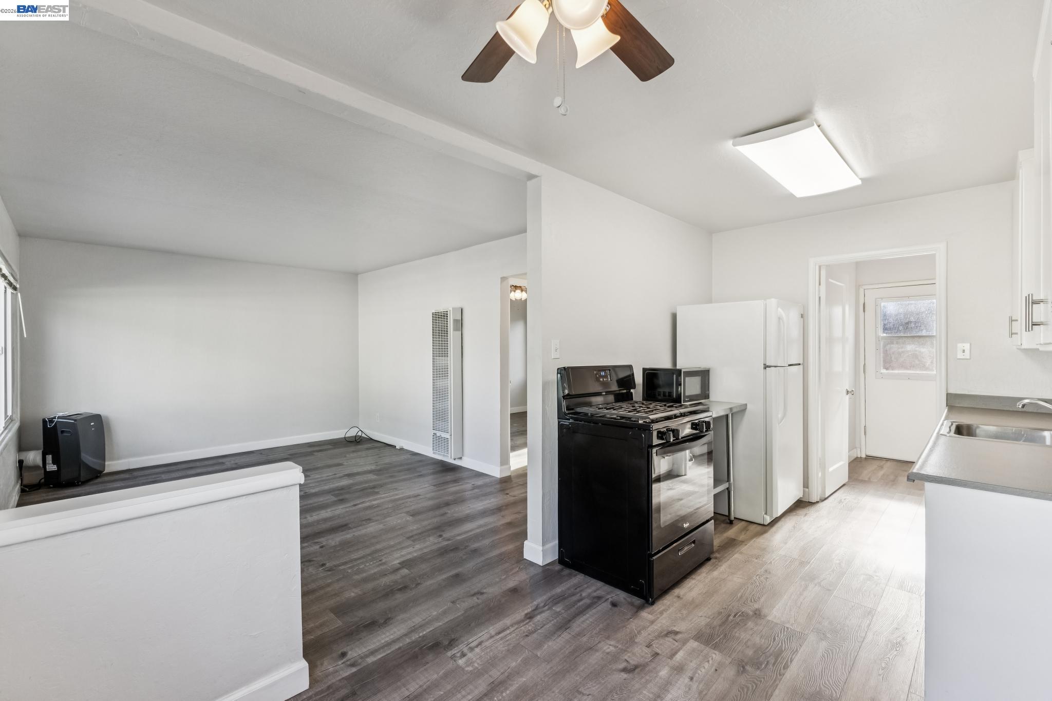 Detail Gallery Image 20 of 30 For 187 Old Bernal Ave, Pleasanton,  CA 94566 - – Beds | – Baths