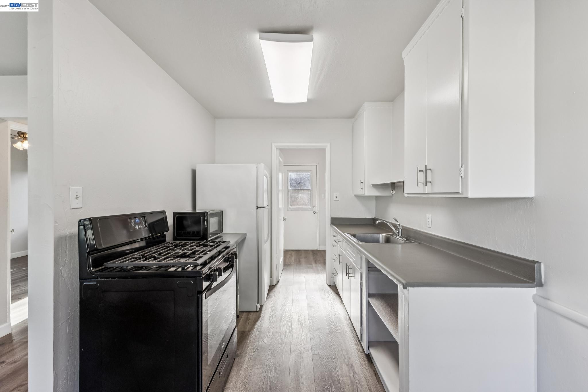 Detail Gallery Image 21 of 30 For 187 Old Bernal Ave, Pleasanton,  CA 94566 - – Beds | – Baths