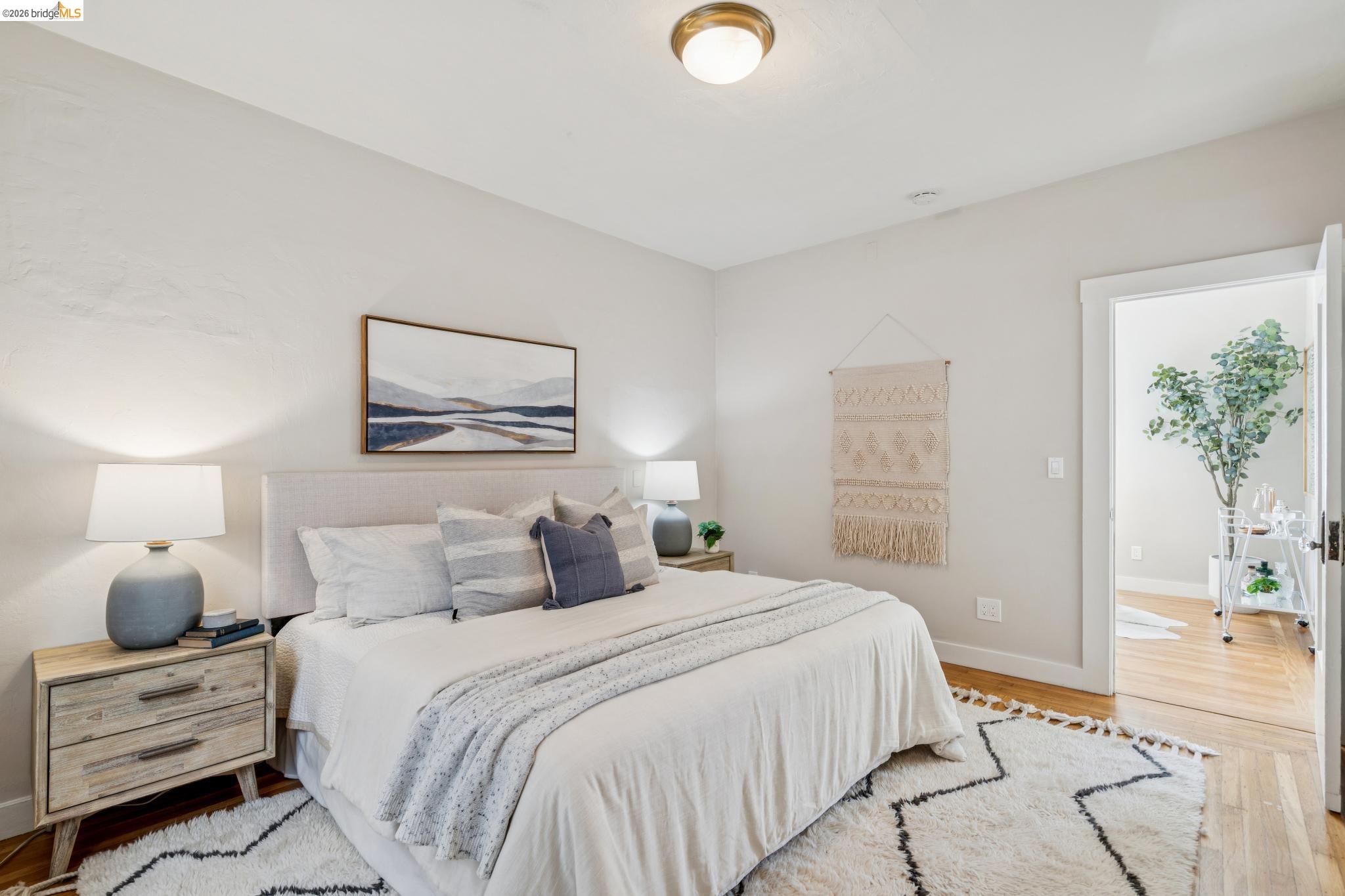 Detail Gallery Image 12 of 29 For 480 61st St, Oakland,  CA 94609 - 3 Beds | 1/1 Baths