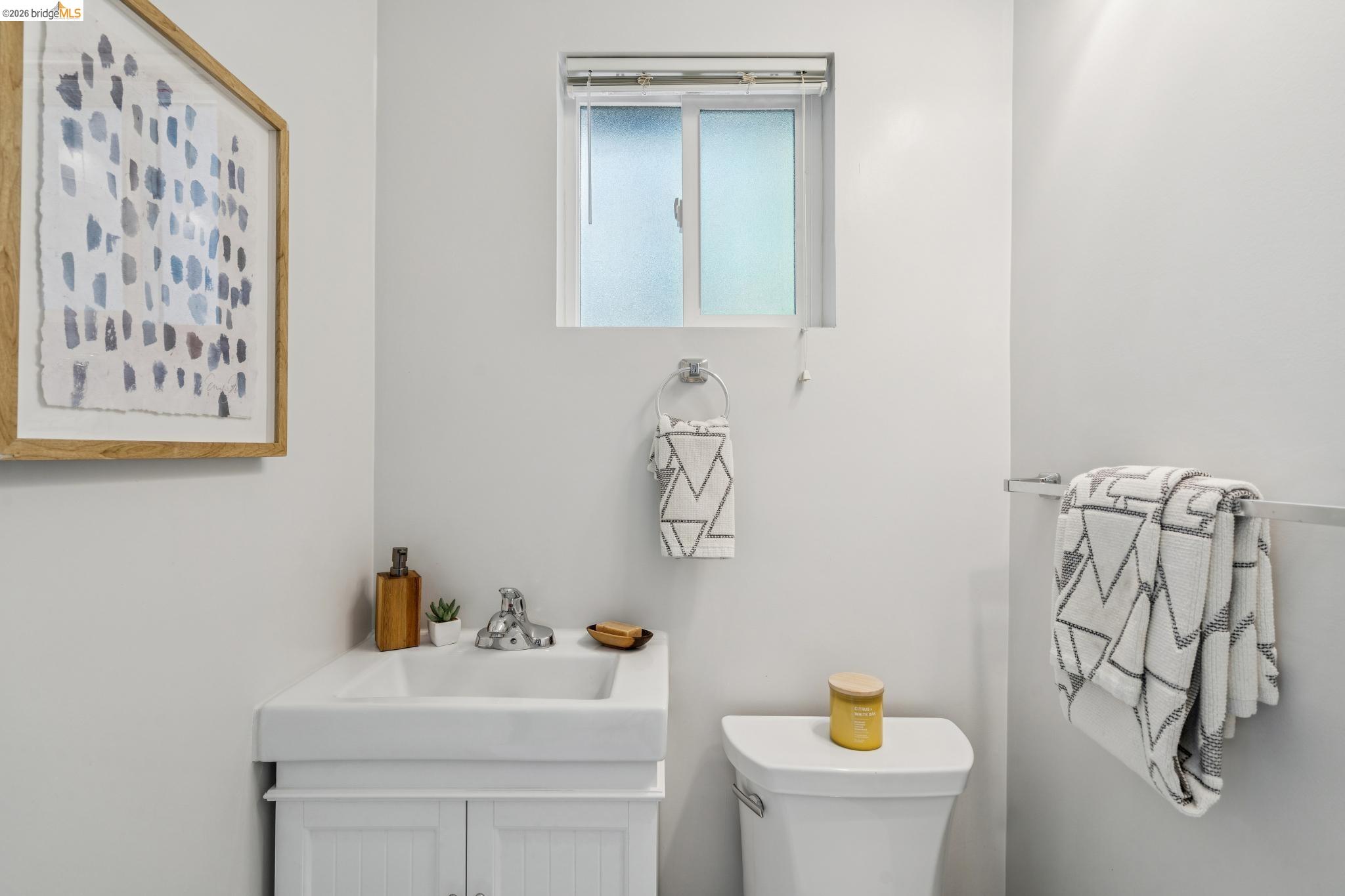 Detail Gallery Image 13 of 29 For 480 61st St, Oakland,  CA 94609 - 3 Beds | 1/1 Baths