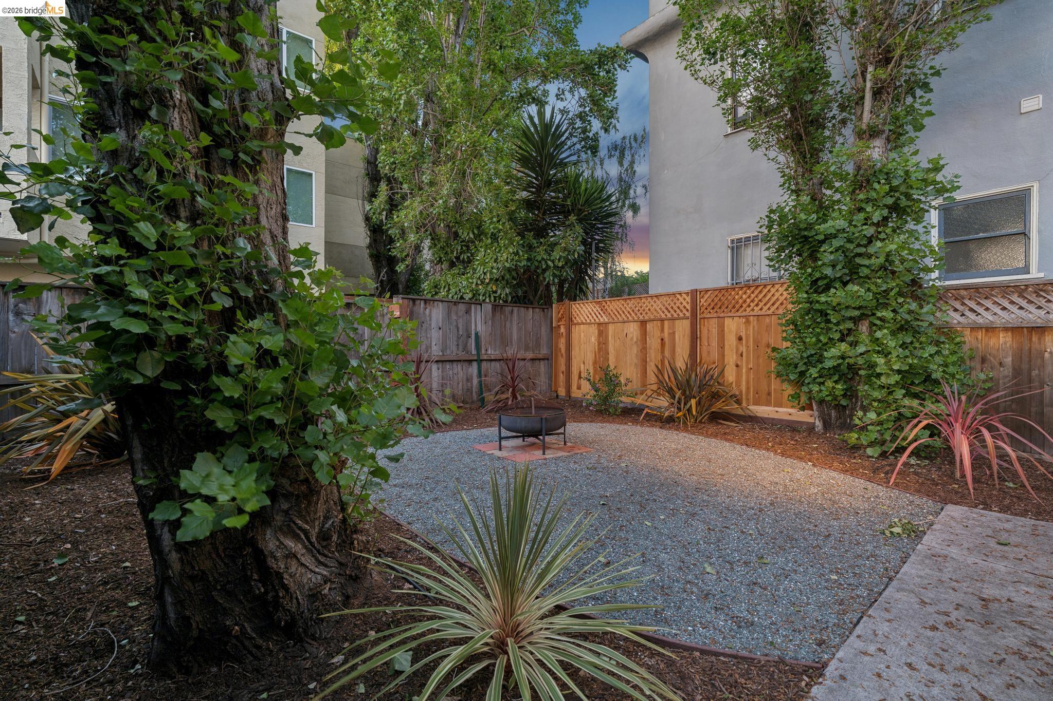 Detail Gallery Image 25 of 29 For 480 61st St, Oakland,  CA 94609 - 3 Beds | 1/1 Baths