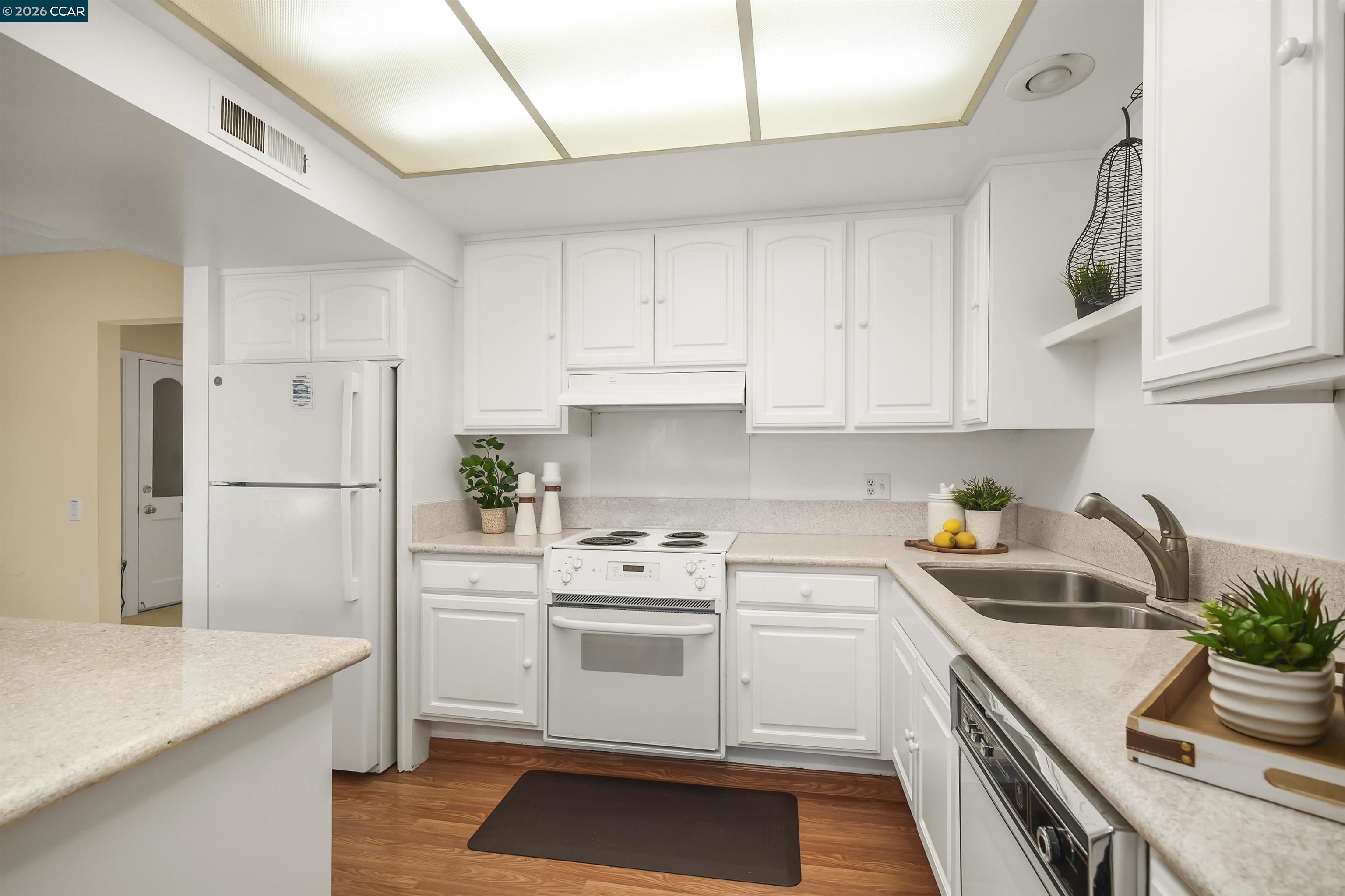 Photo #17: 41130880 Listing: Photo #17