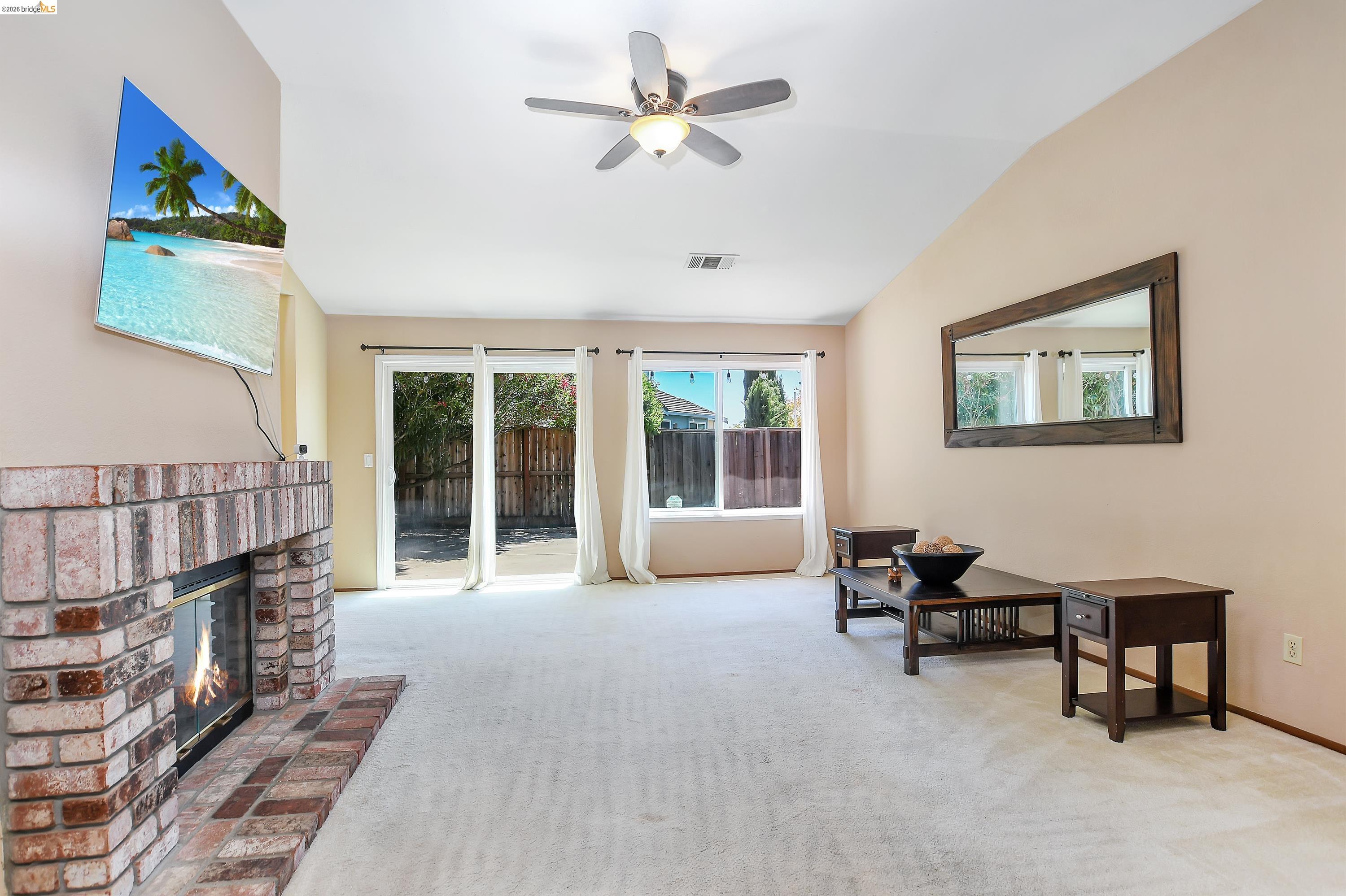 Detail Gallery Image 12 of 34 For 2424 Whitetail Drive, Antioch,  CA 94531-7740 - 3 Beds | 2 Baths