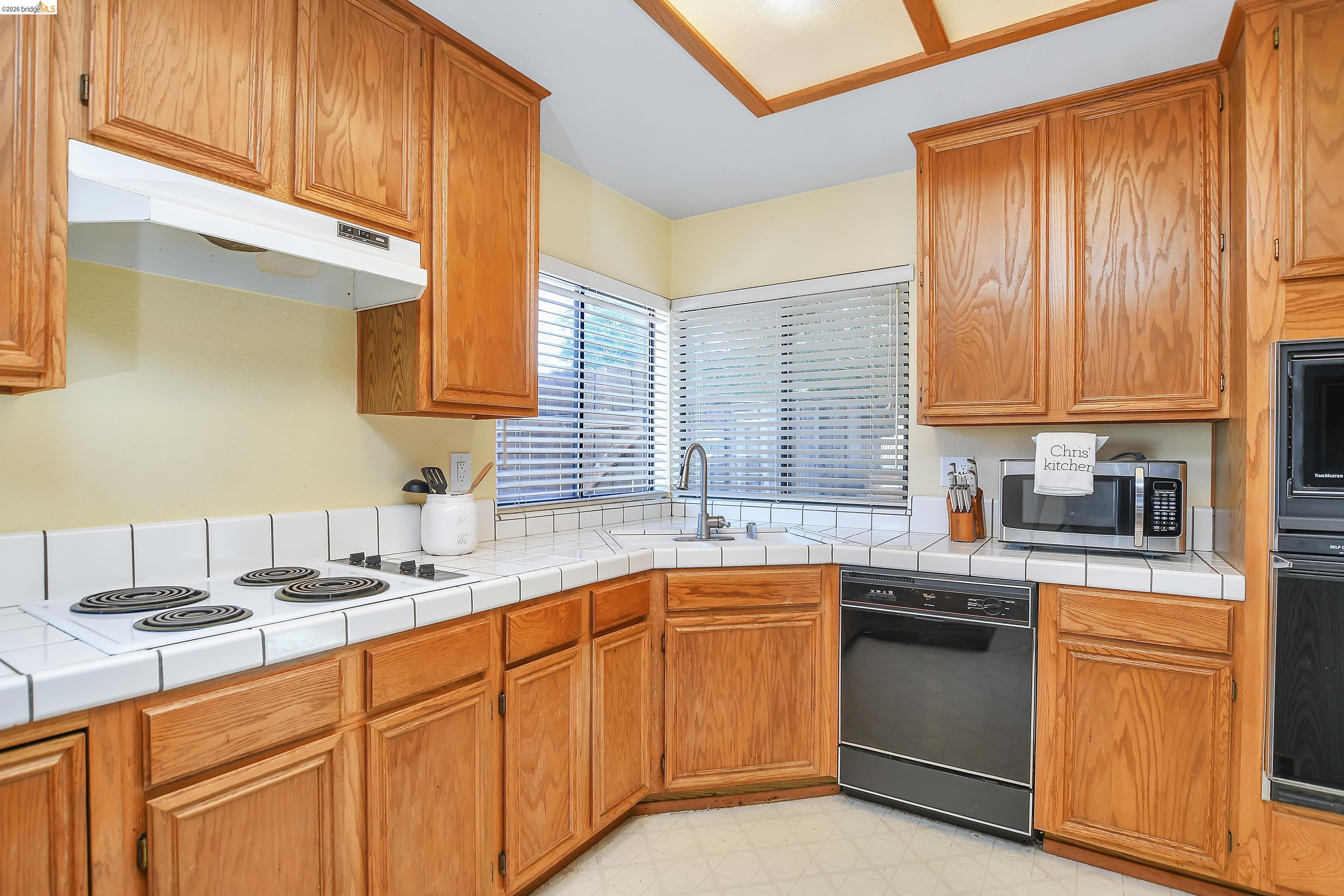 Detail Gallery Image 16 of 34 For 2424 Whitetail Drive, Antioch,  CA 94531-7740 - 3 Beds | 2 Baths