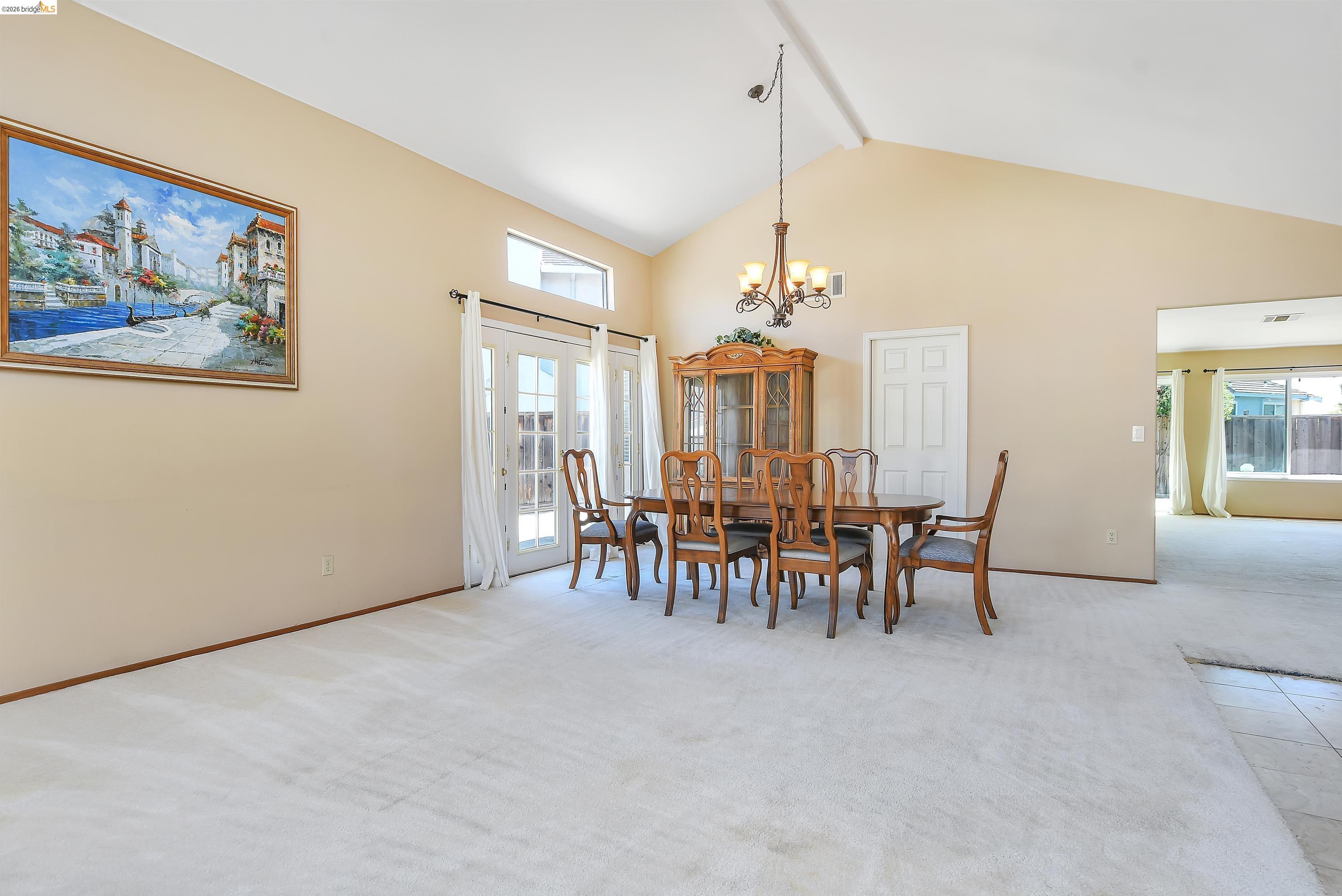 Detail Gallery Image 8 of 34 For 2424 Whitetail Drive, Antioch,  CA 94531-7740 - 3 Beds | 2 Baths