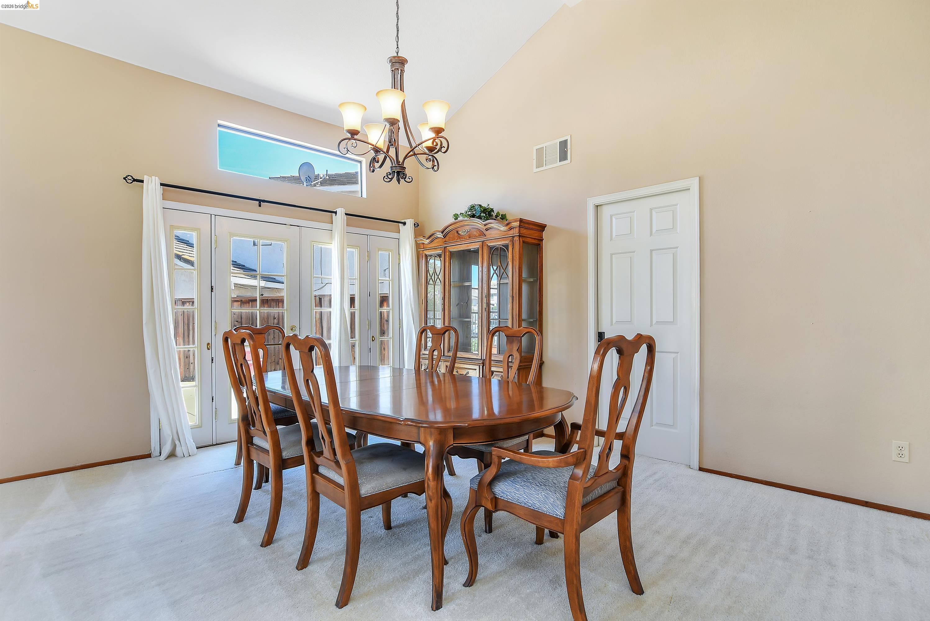 Detail Gallery Image 9 of 34 For 2424 Whitetail Drive, Antioch,  CA 94531-7740 - 3 Beds | 2 Baths