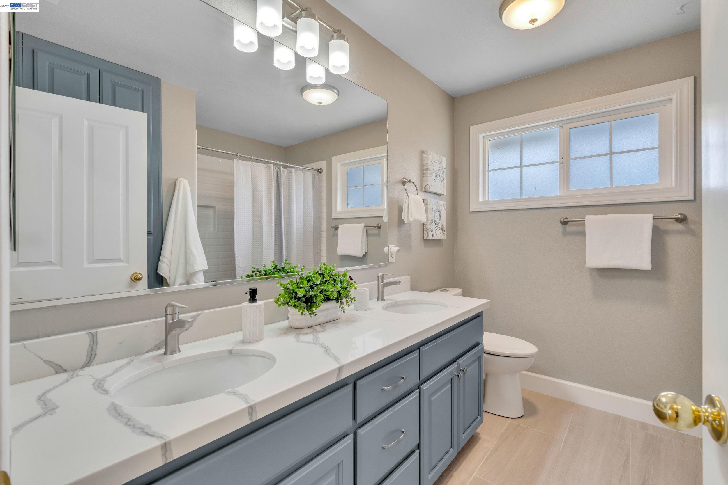 Detail Gallery Image 18 of 37 For 282 Del Valle Ct, Pleasanton,  CA 94566 - 4 Beds | 3 Baths