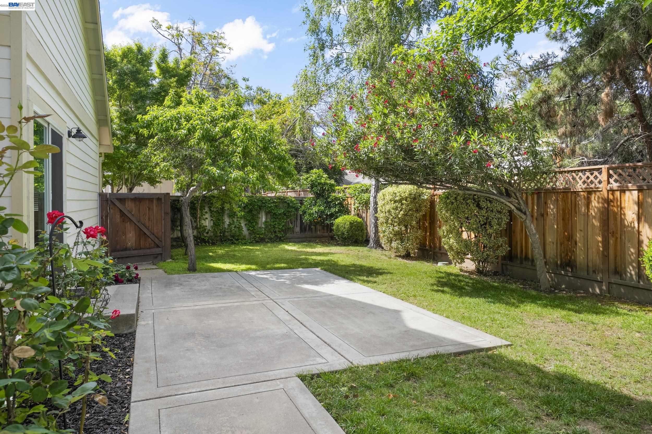 Detail Gallery Image 24 of 37 For 282 Del Valle Ct, Pleasanton,  CA 94566 - 4 Beds | 3 Baths