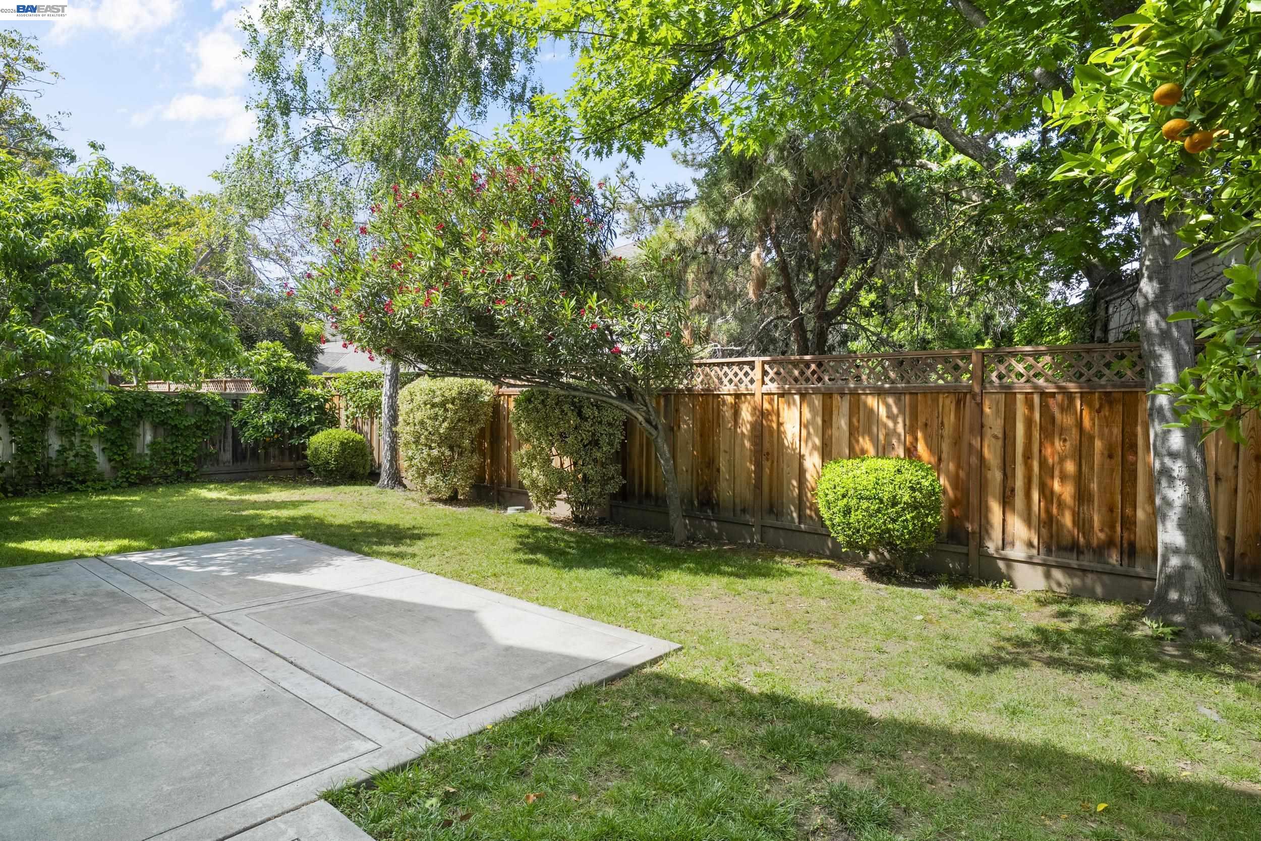 Detail Gallery Image 26 of 37 For 282 Del Valle Ct, Pleasanton,  CA 94566 - 4 Beds | 3 Baths